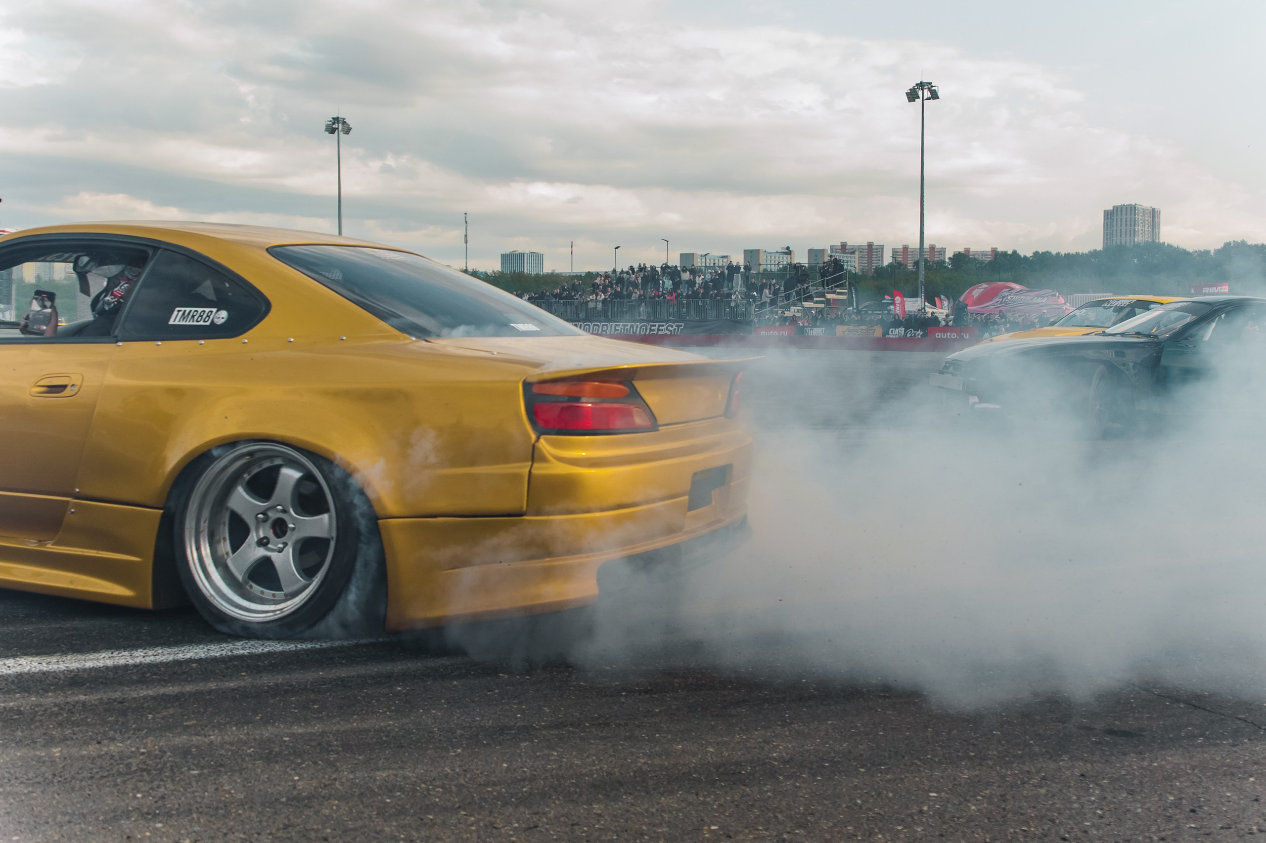 Выставка и дрифт машин. Репортажный фотограф. Москва. Алина Ланская