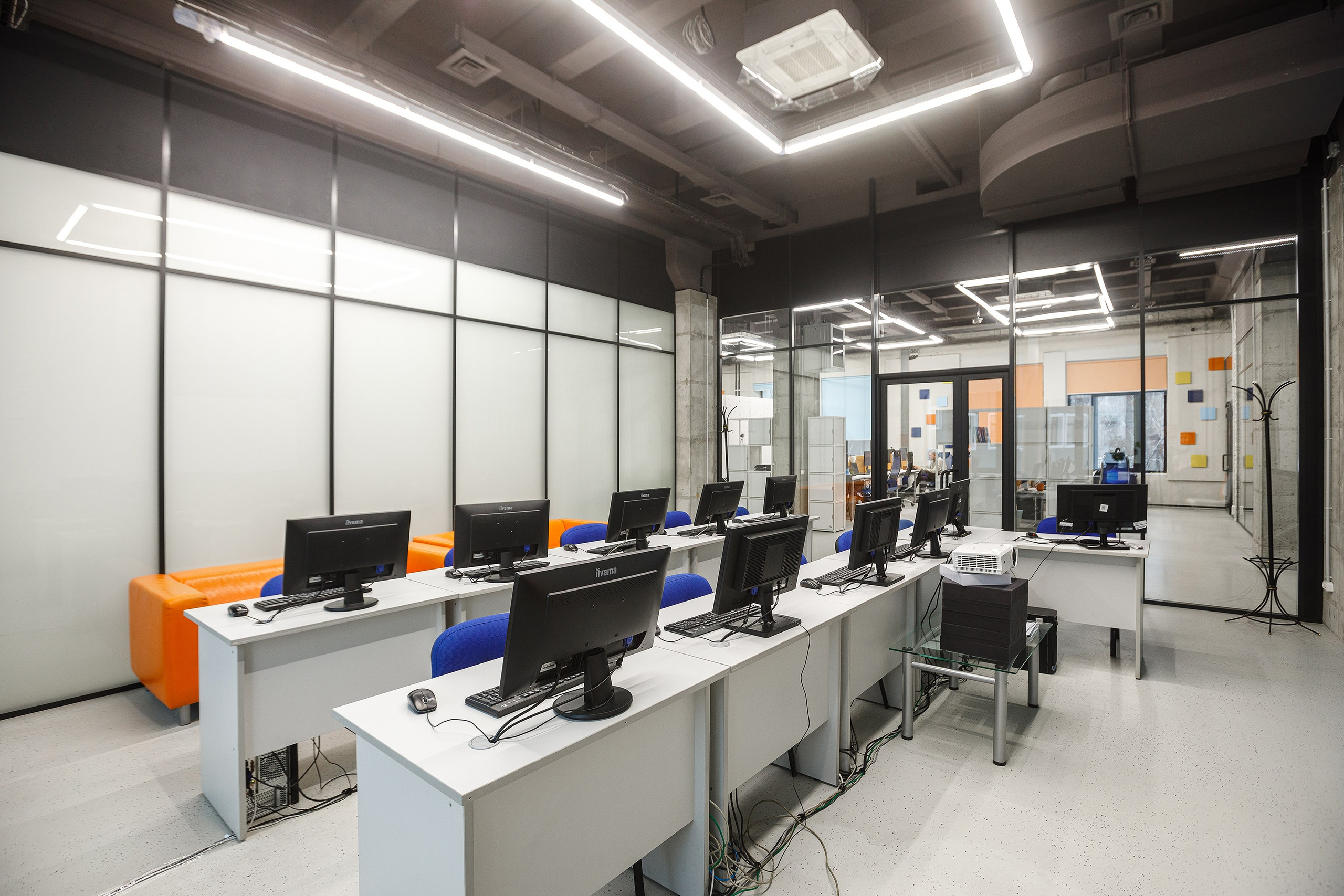 Офис 1С-Рарус. Профессиональный фотограф в Новосибирске