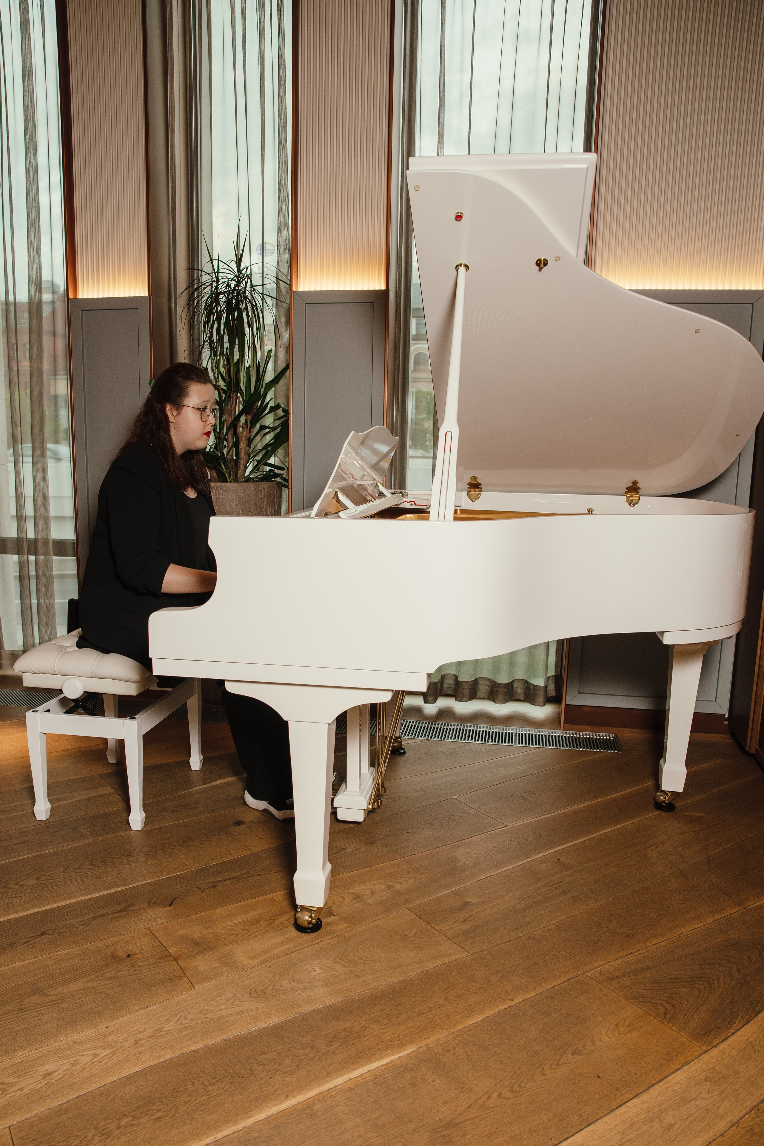 Презентация Russian Fashion Dom в ресторане Shagal. Контент фотограф в Москве и области Елена Кулакова