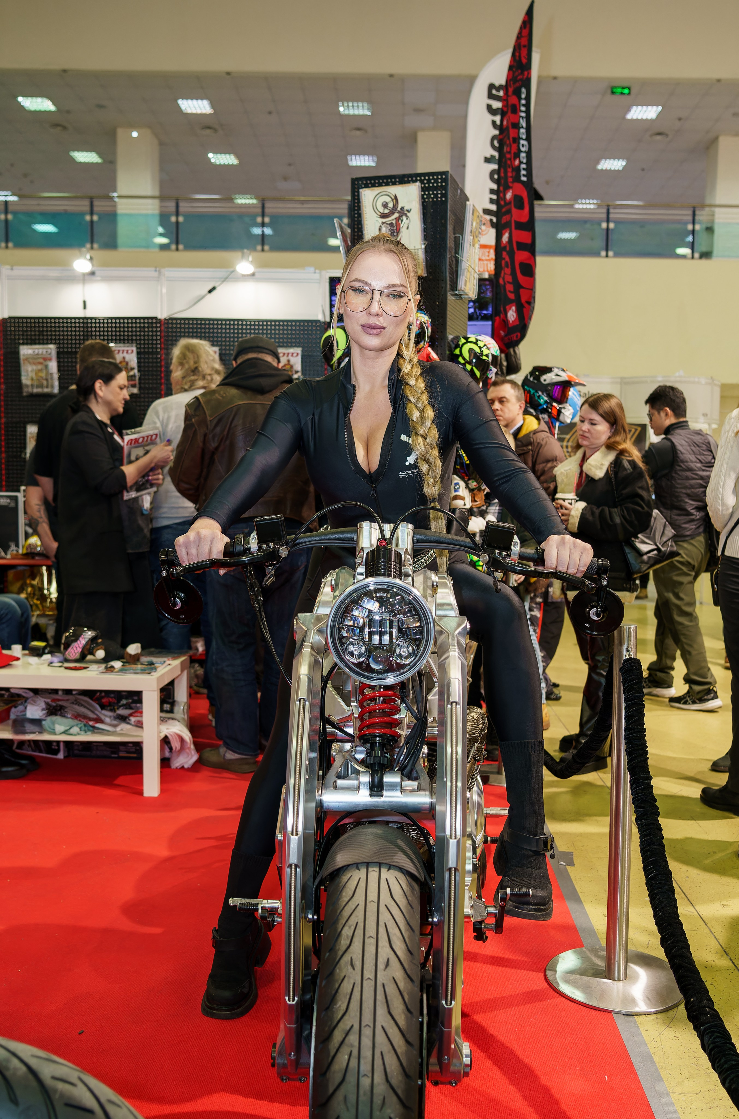 Прогулка по выставке «Поехали 2024 год». «Студия DRONAVT`s» — видеосъёмка и фотография г. Москва