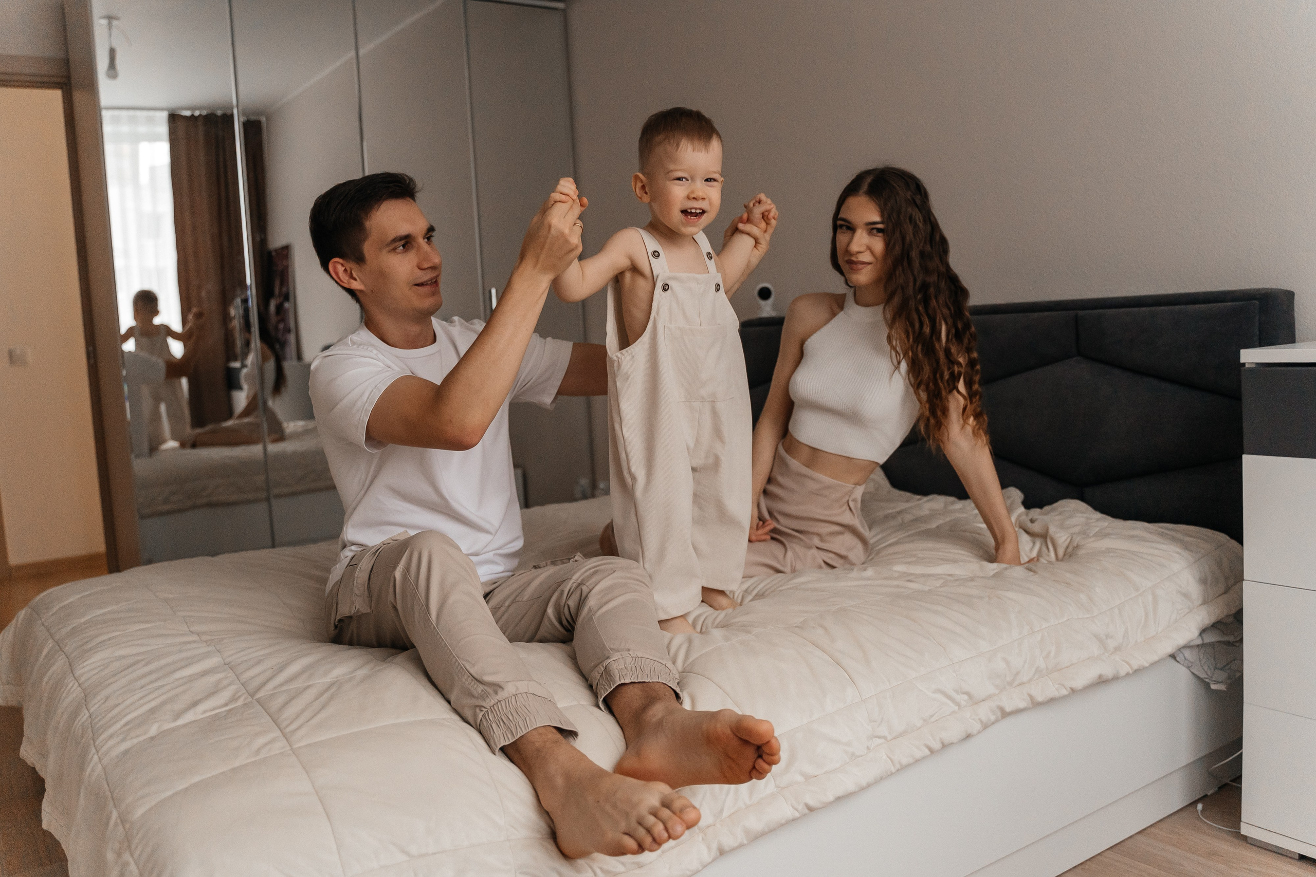 Вадим, Юля и Мирон. Волик Мария