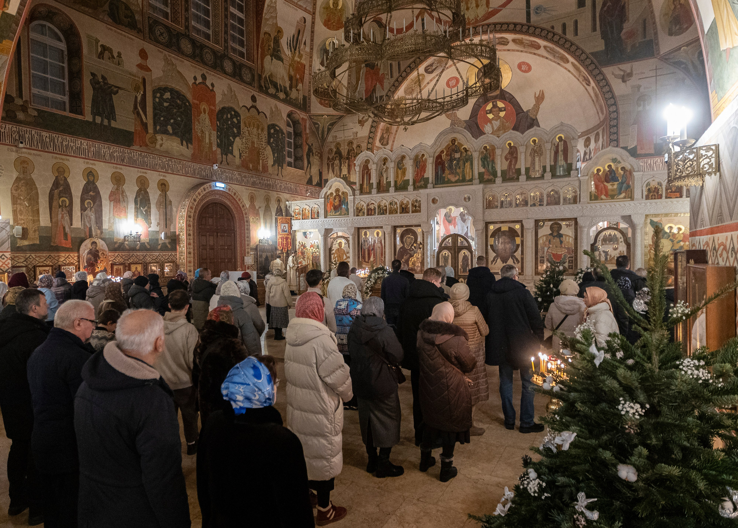 Рождество в храме Св. Вмч. Димитрия Солунского. Интерьерный фотограф в Москве Роман Потапов