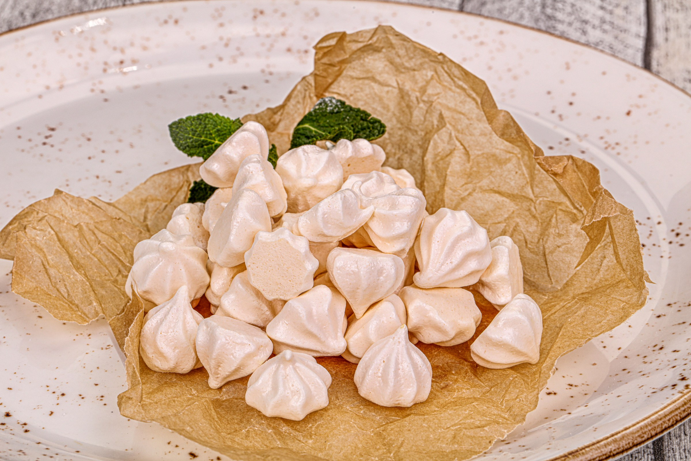 Фотосъемка десертов и выпечки. Заказ по тел.: +7 (906) 006-90-22. Фуд-фотограф Андрей Старостин — съемка еды в Москве. 9000 руб. в час