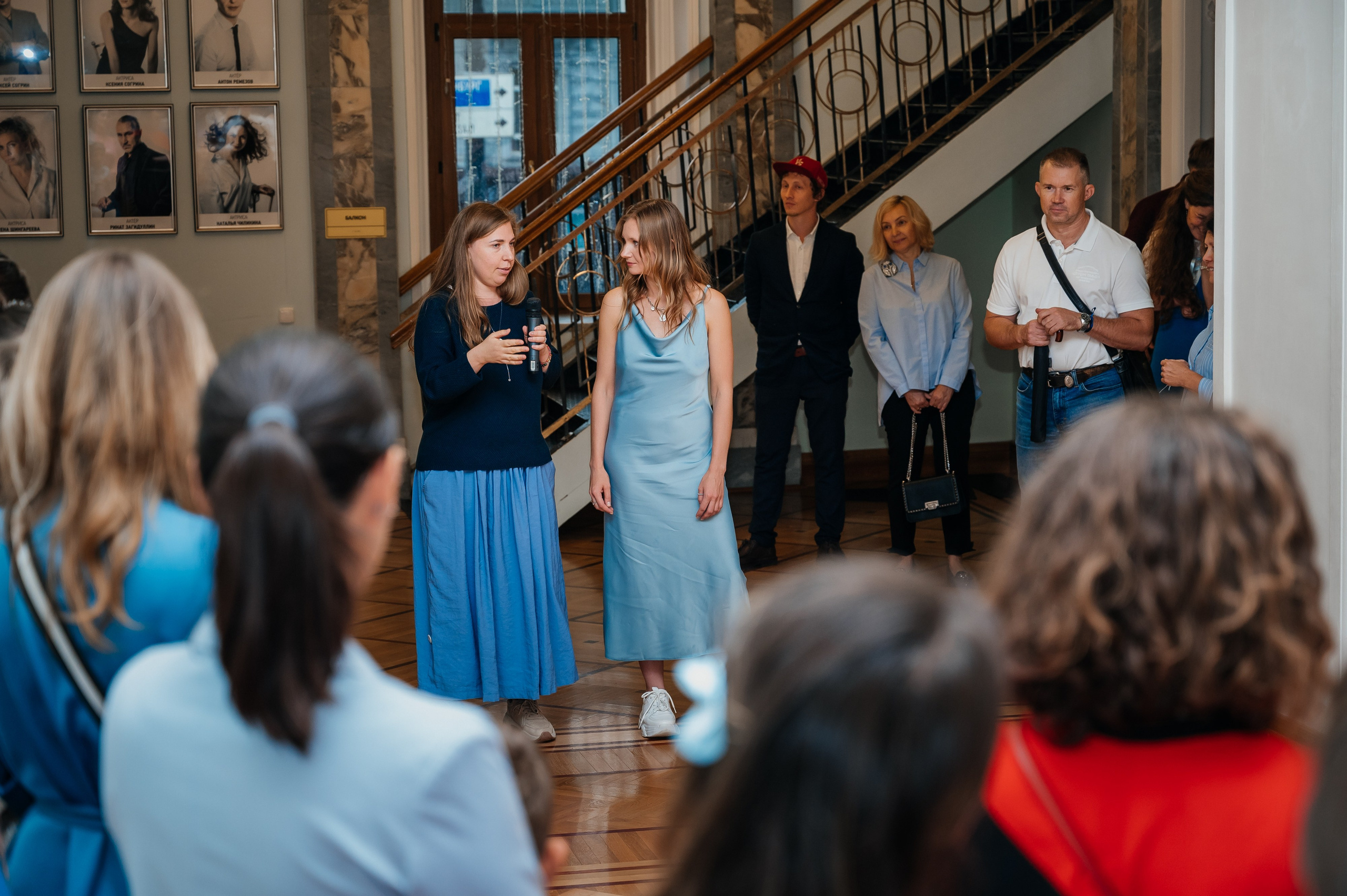 Открытие выставки Кати Васильевой в Молодежном театре. Wedding and family photographer USA