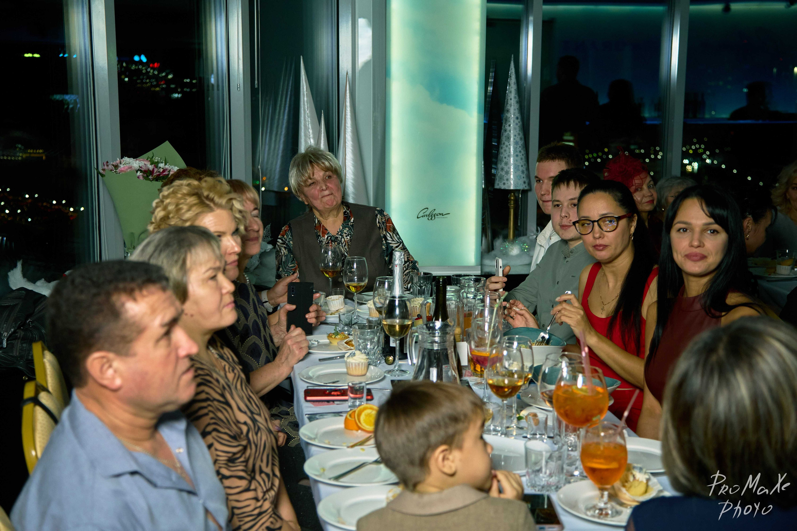 Зал КРАСА МАСС-МЕДИА ЧУВАШИИ. Владимир Суздалов (ProMaXe) — Портретный фотограф, тематические фотосессии в Чебоксарах