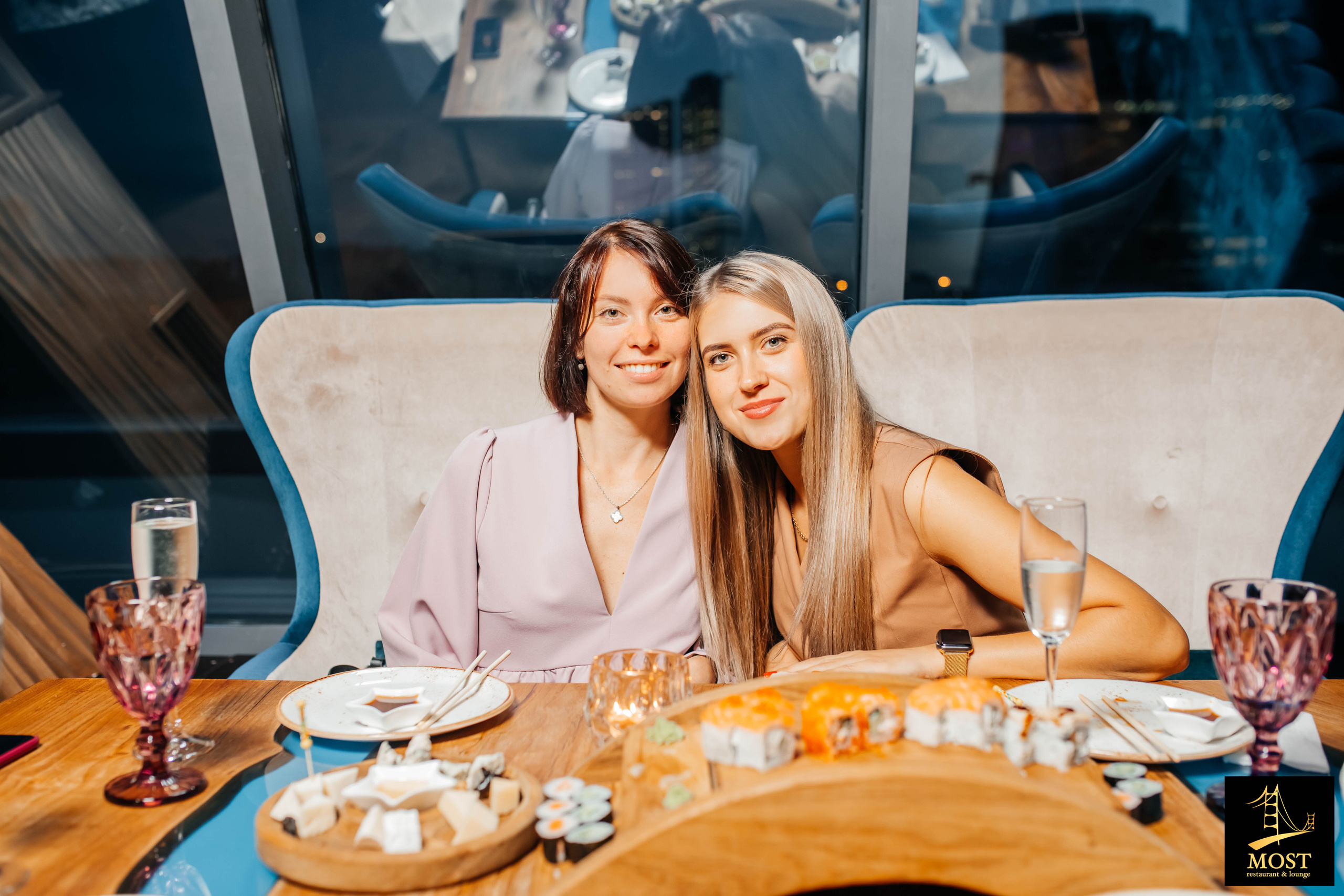 ФОТООТЧЁТЫ ИЗ ЗАВЕДЕНИЙ. Фотограф в Москве Рышкевич Полина