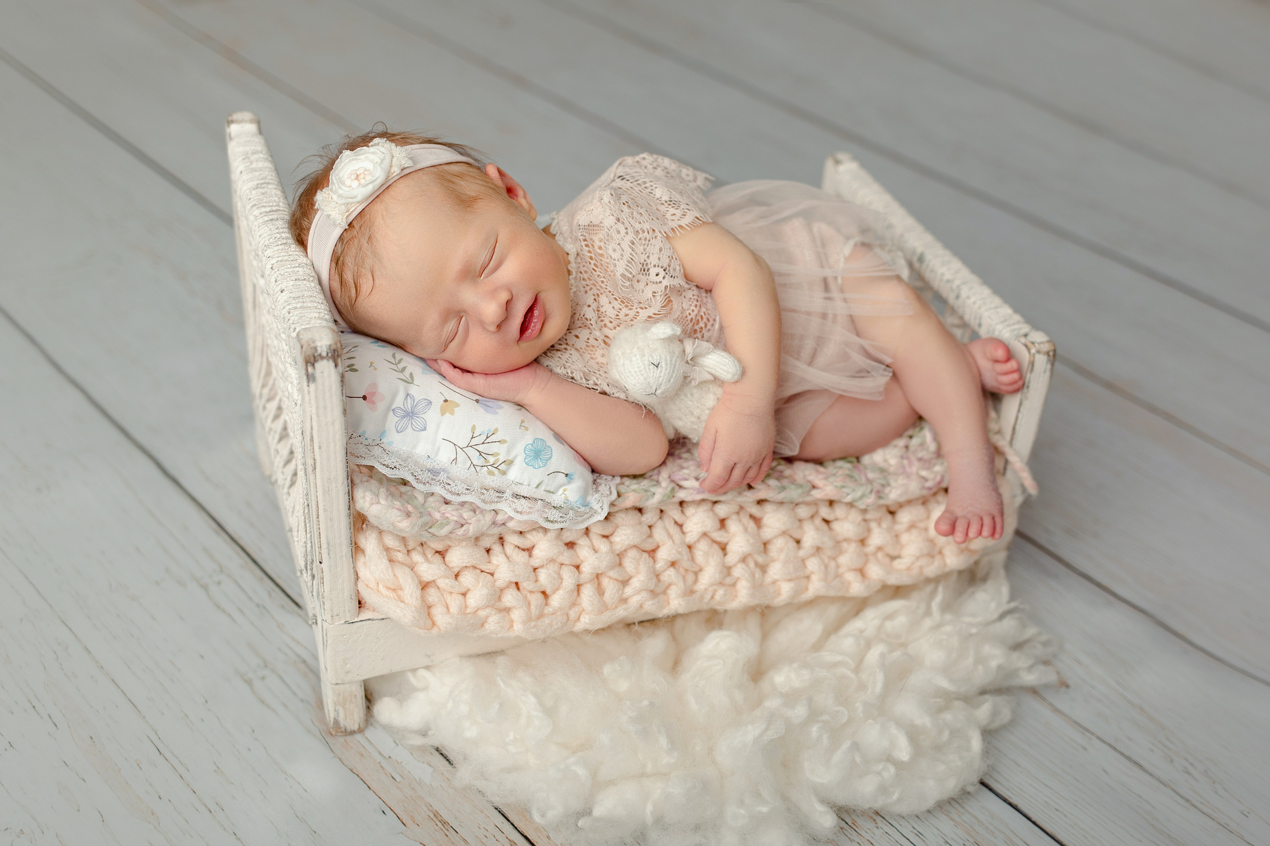 Ньюборн девочки. Фотограф новорожденных, семейный, детский фотограф в Москве и Московской области