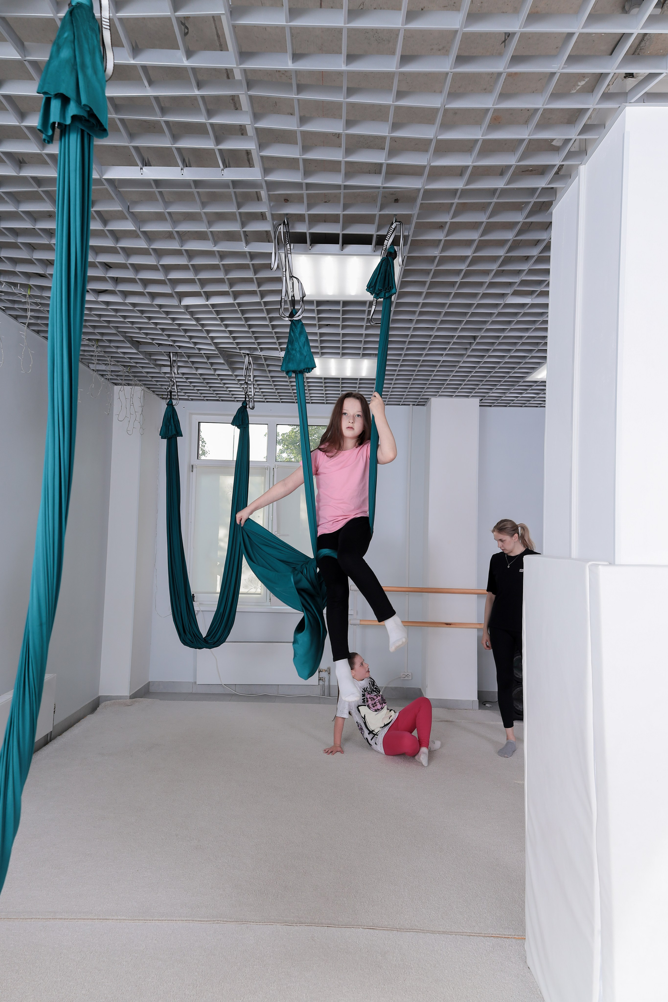 Детская аэройога. Фотограф Надршина Лилия