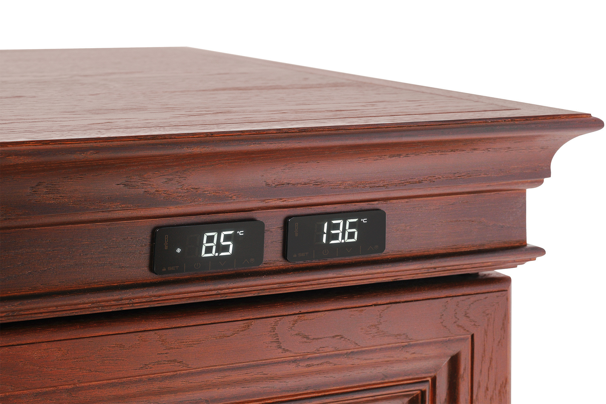 Предметная фотография. Oleg Samoilov is a documentary photographer for brands that value an honest story