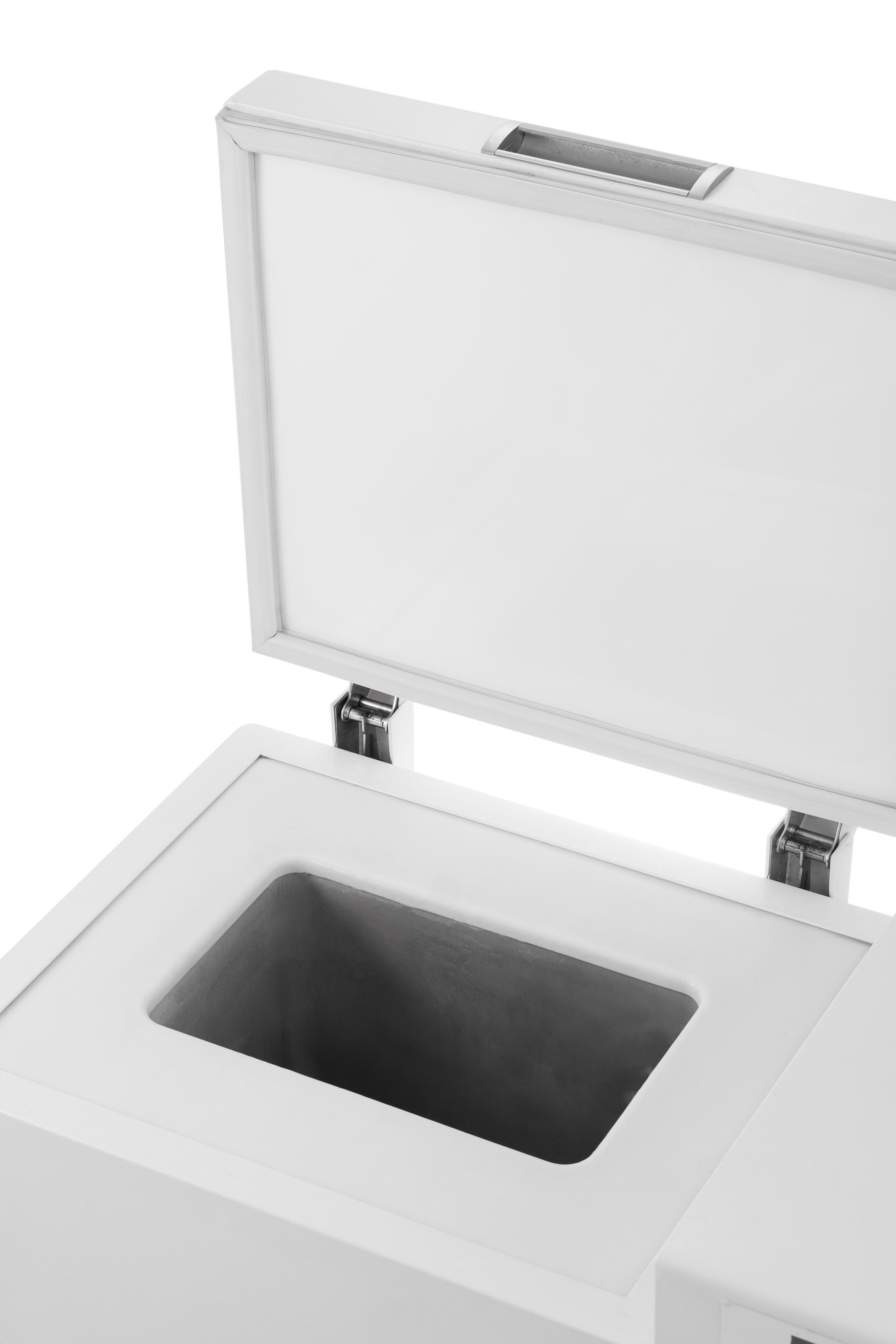 Предметная фотография. Oleg Samoilov is a documentary photographer for brands that value an honest story