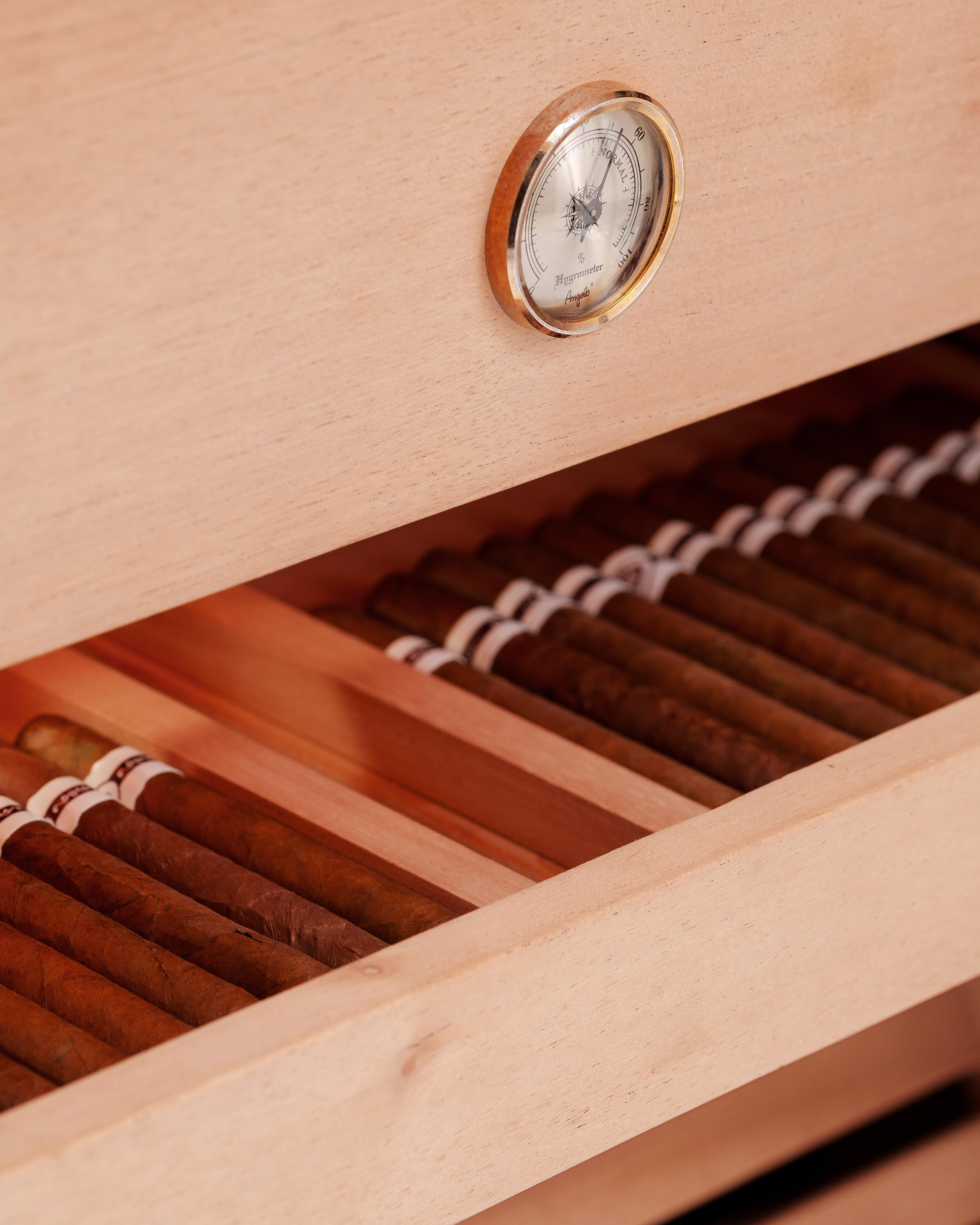 Предметная фотография. Oleg Samoilov is a documentary photographer for brands that value an honest story