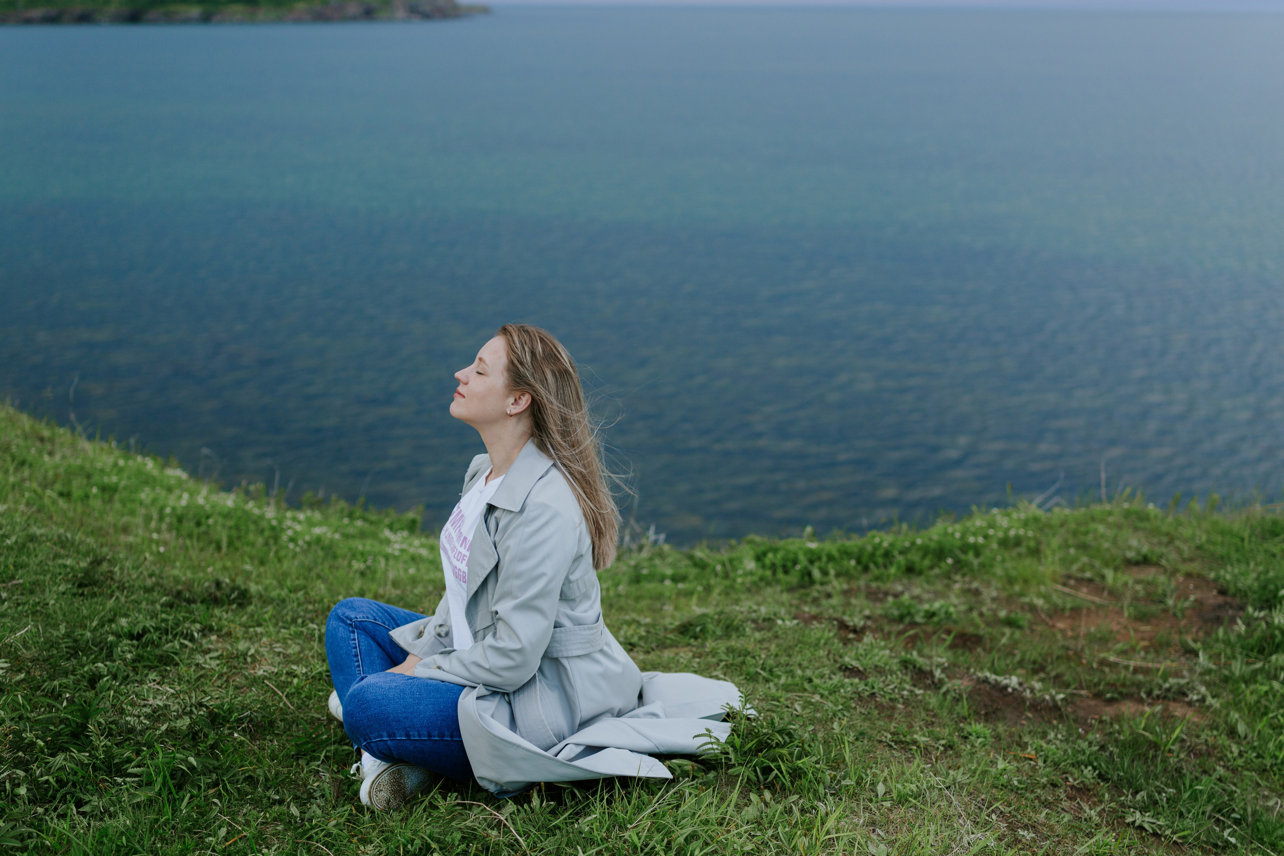 Диля, Катя и море. Фотограф Южно-Сахалинск