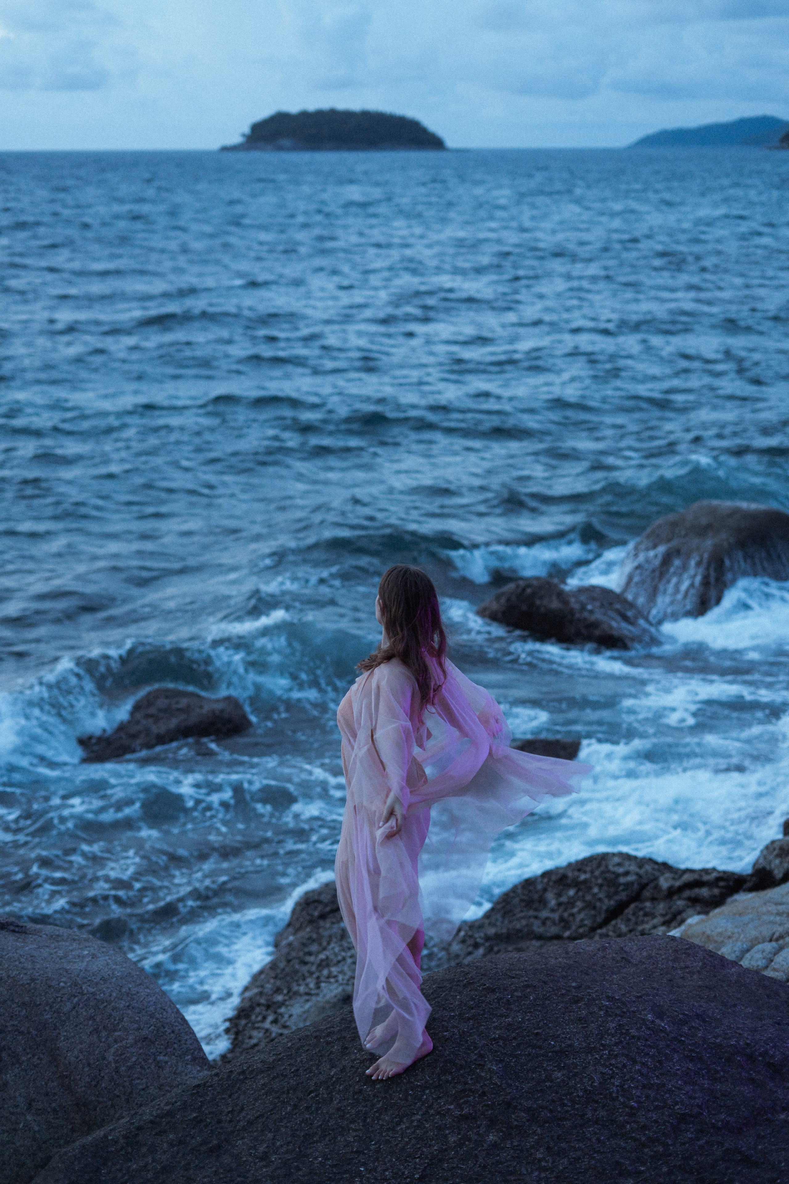 Эмоциональный портрет на Пхукете — искусство вашего образа, эмоций и красоты в виде индивидуальной фотосессии. Ян Долматов — фотограф, видеограф и продюсер на Пхукете, Таиланд