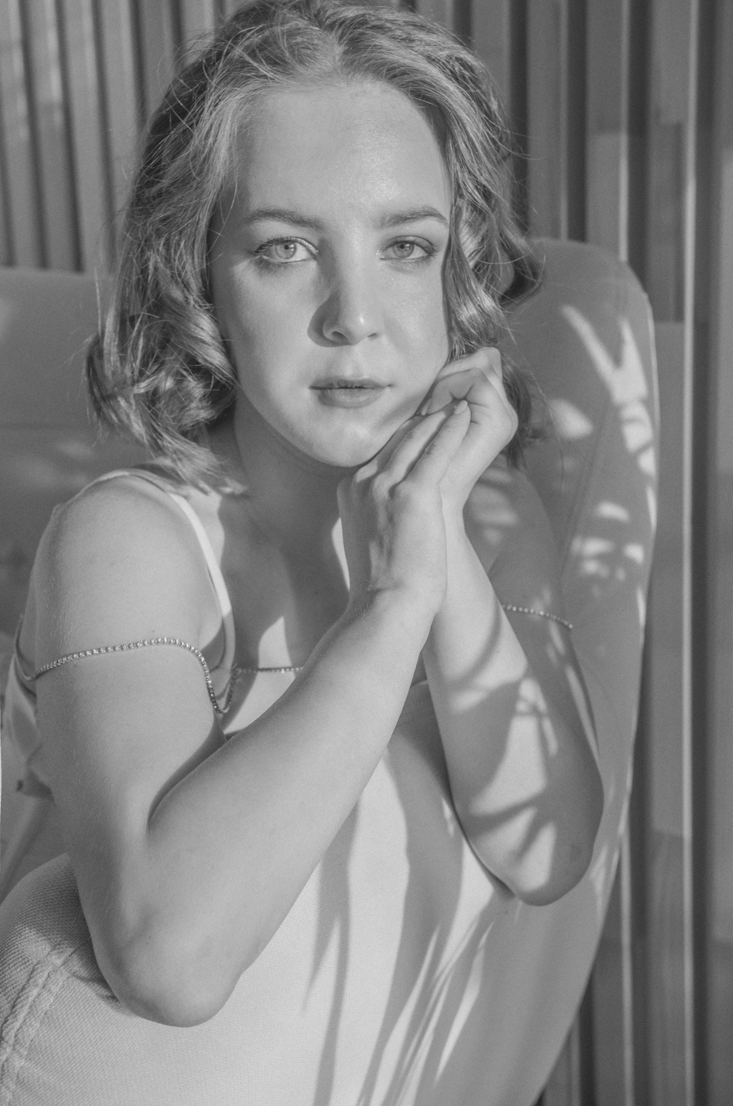 Studio photoshoot for Katya energy and young. Family, portrait, content photo in Costa Rica Evgeniya Besprozvannykh