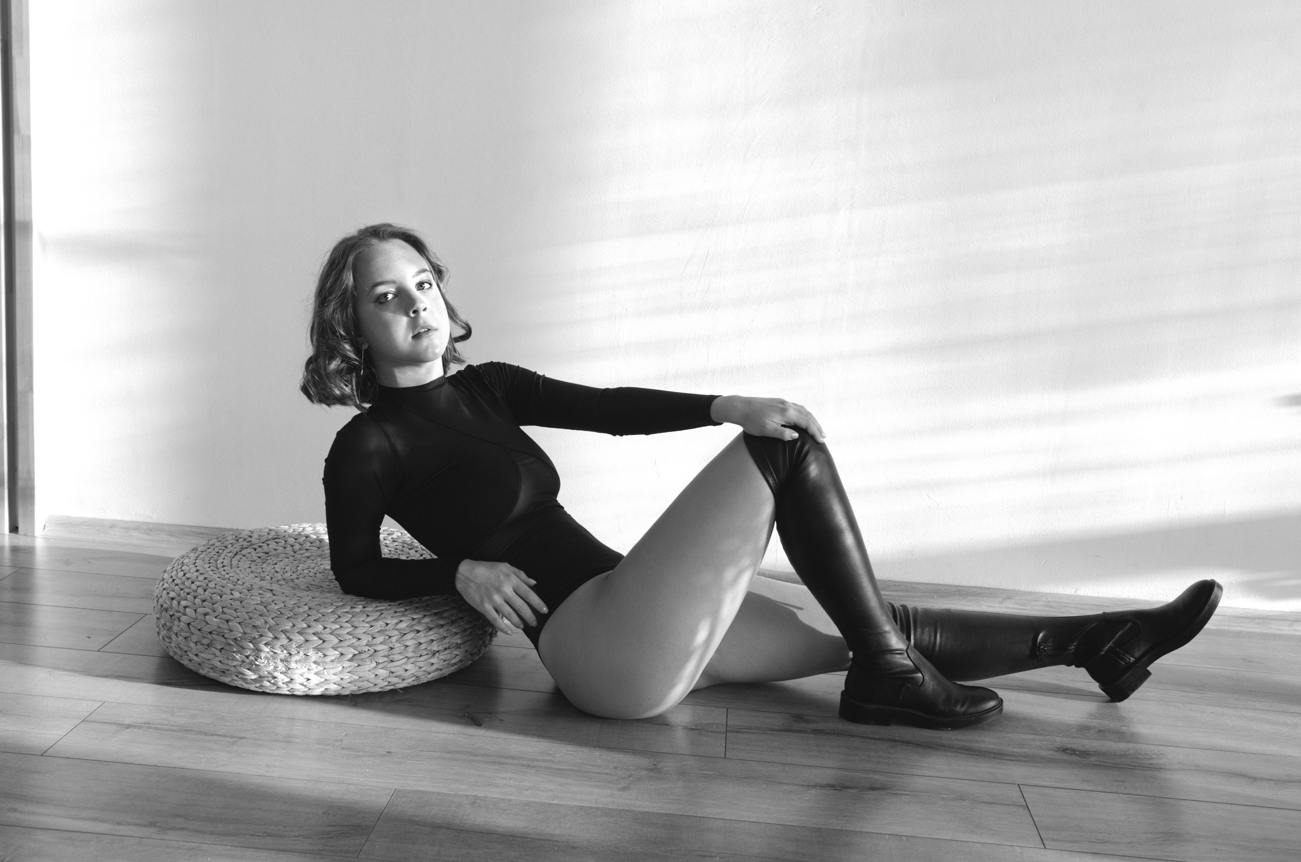 Studio photoshoot for Katya energy and young. Family, portrait, content photo in Costa Rica Evgeniya Besprozvannykh