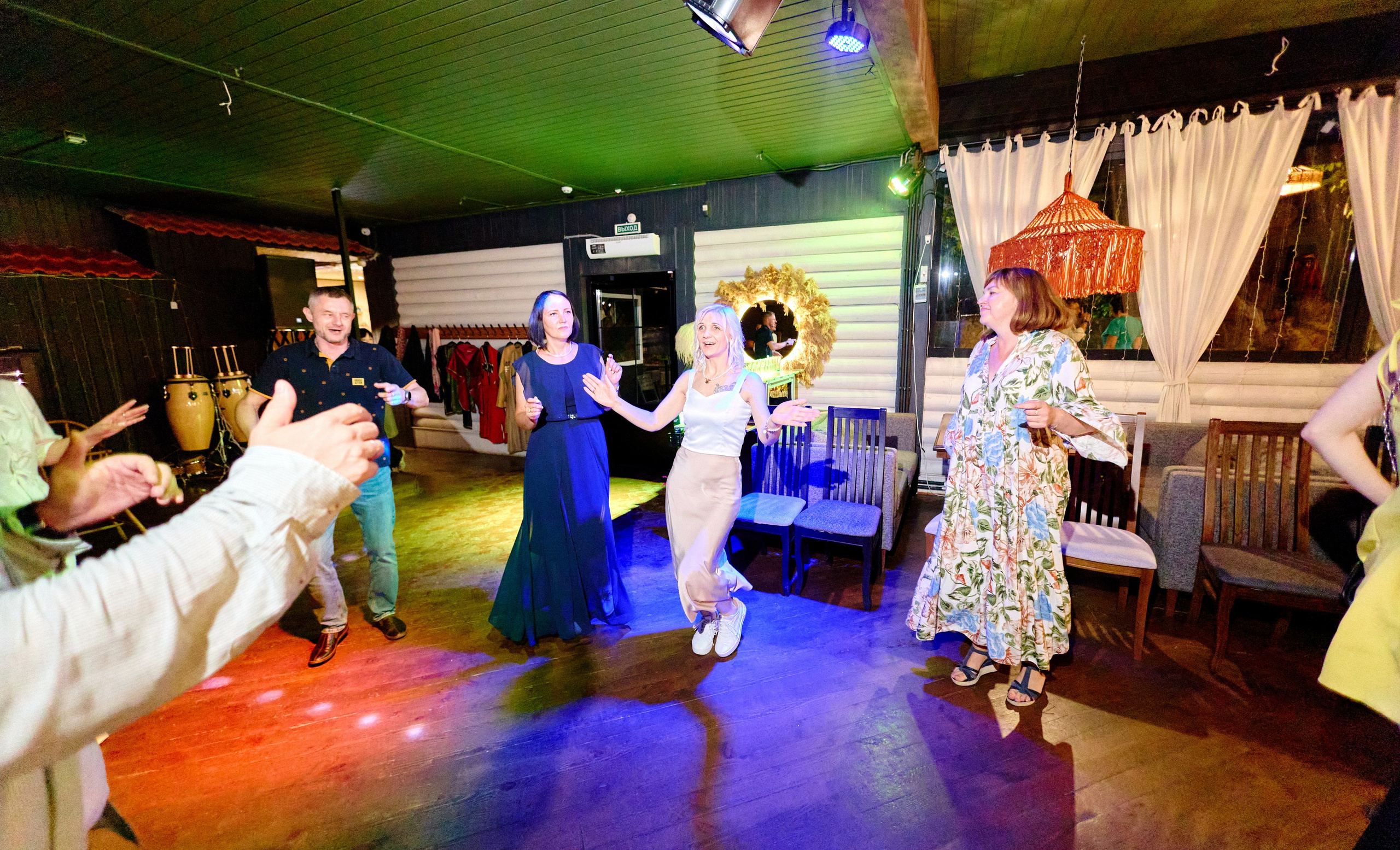 Выпускной 35 Сош. Фотограф Выпускные альбомы Таганрог Сергей Коробченко