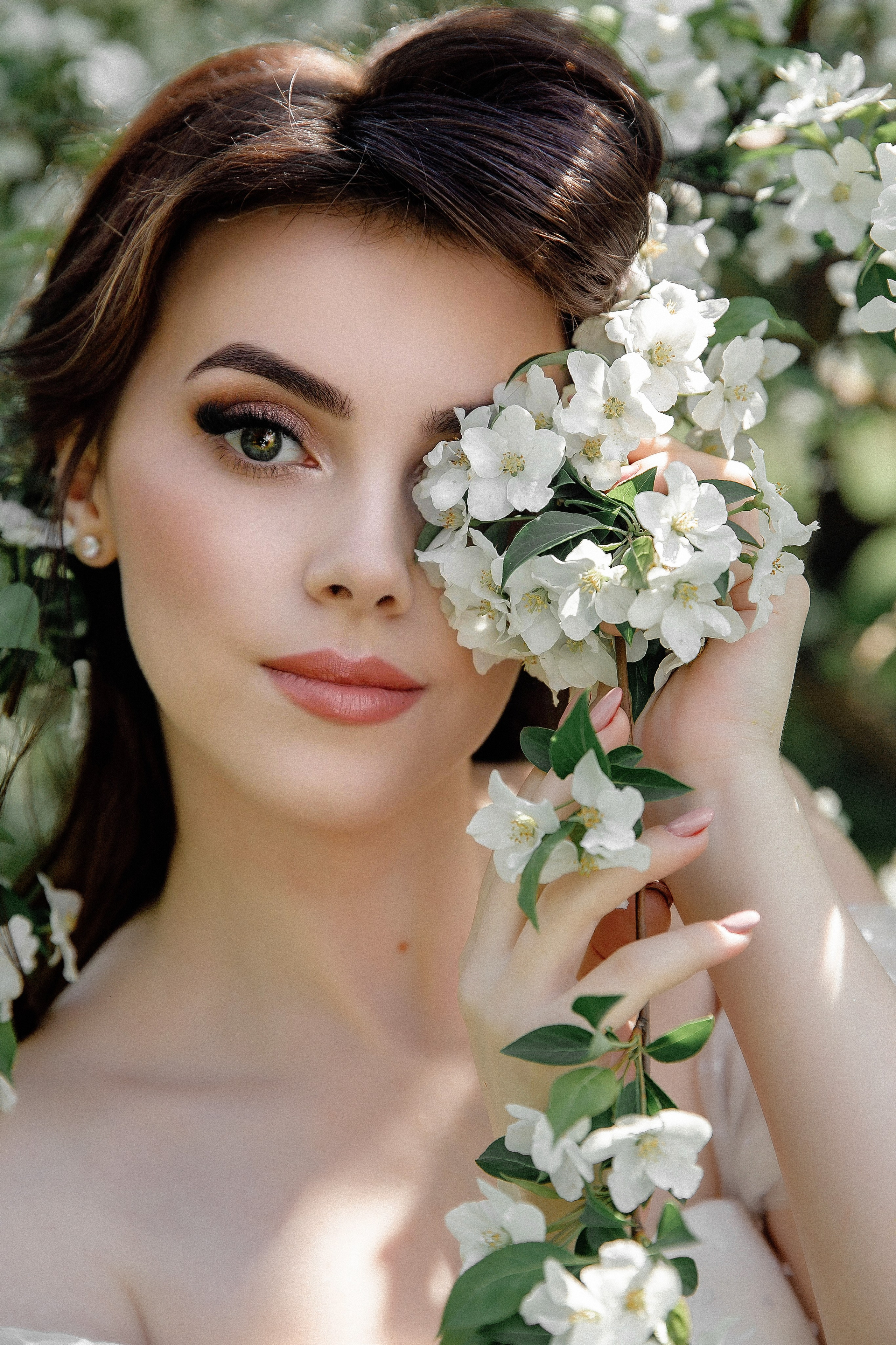 Фотосессия в яблонях. Свадебный фотограф в новокузнецке