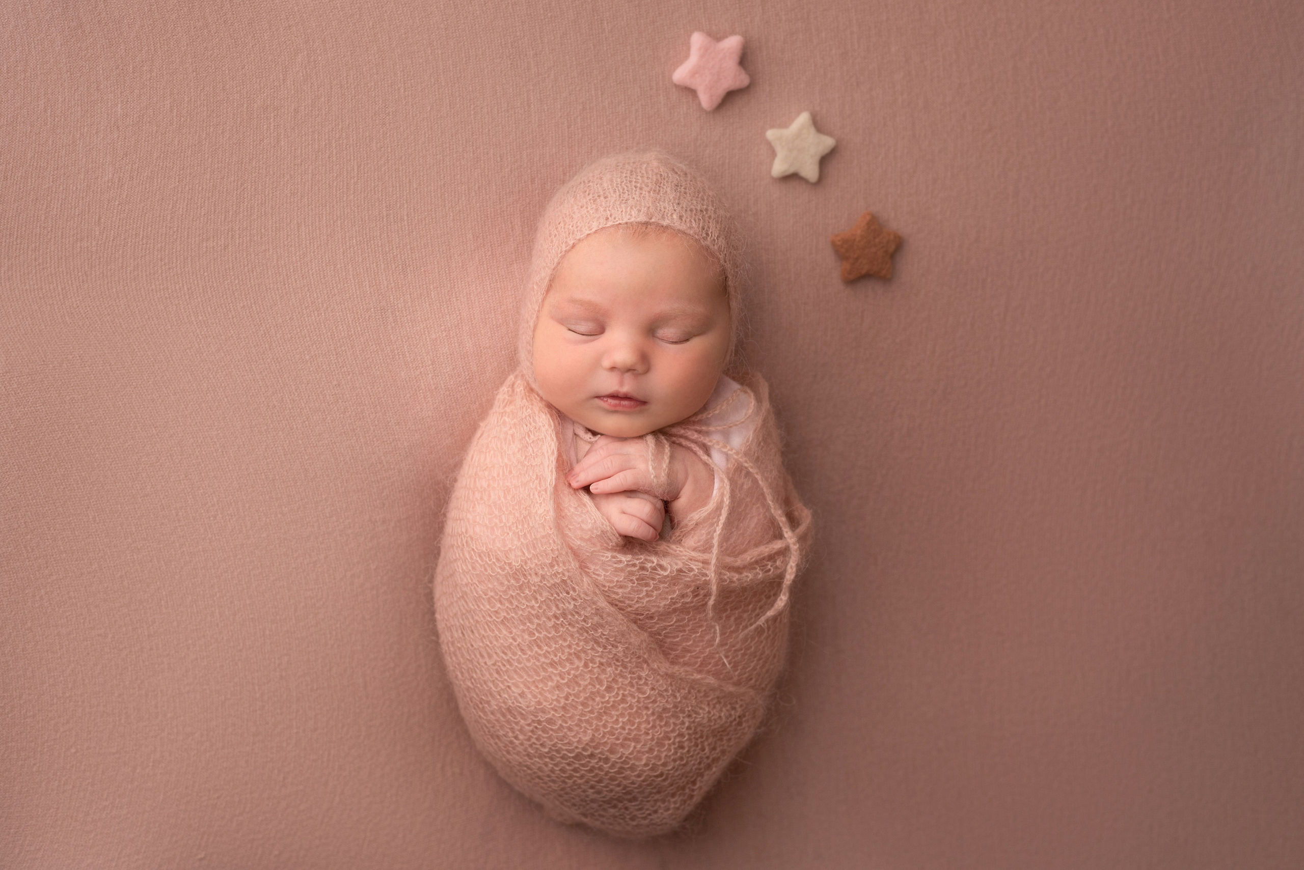 Photos of newborn babies. Photographer of newborns and children up to a year in Montenegro