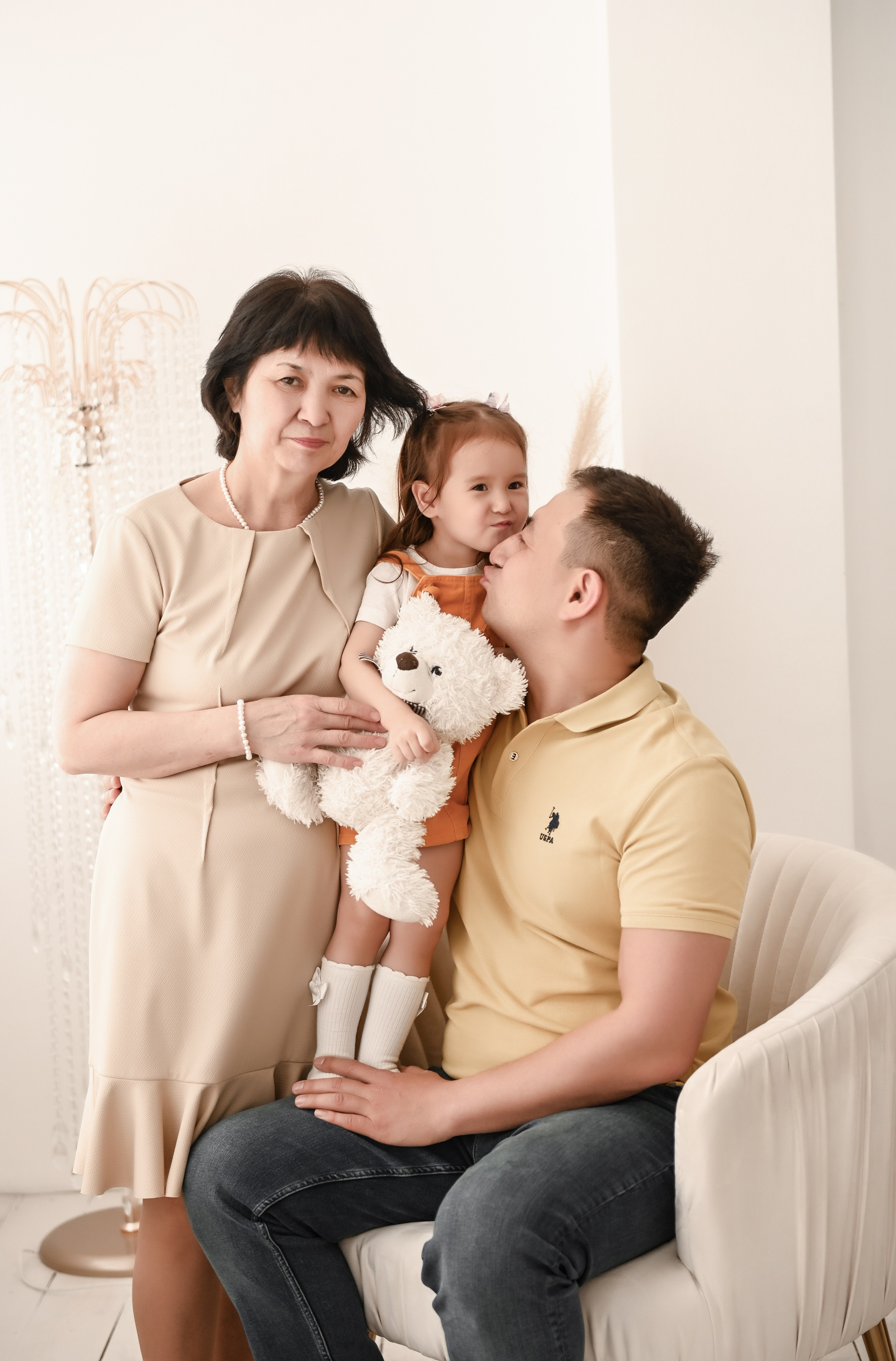 Семейная студийная  фотосессия 2. Свадебный, семейный, детский, контент фотограф в Омске Максим Ильин