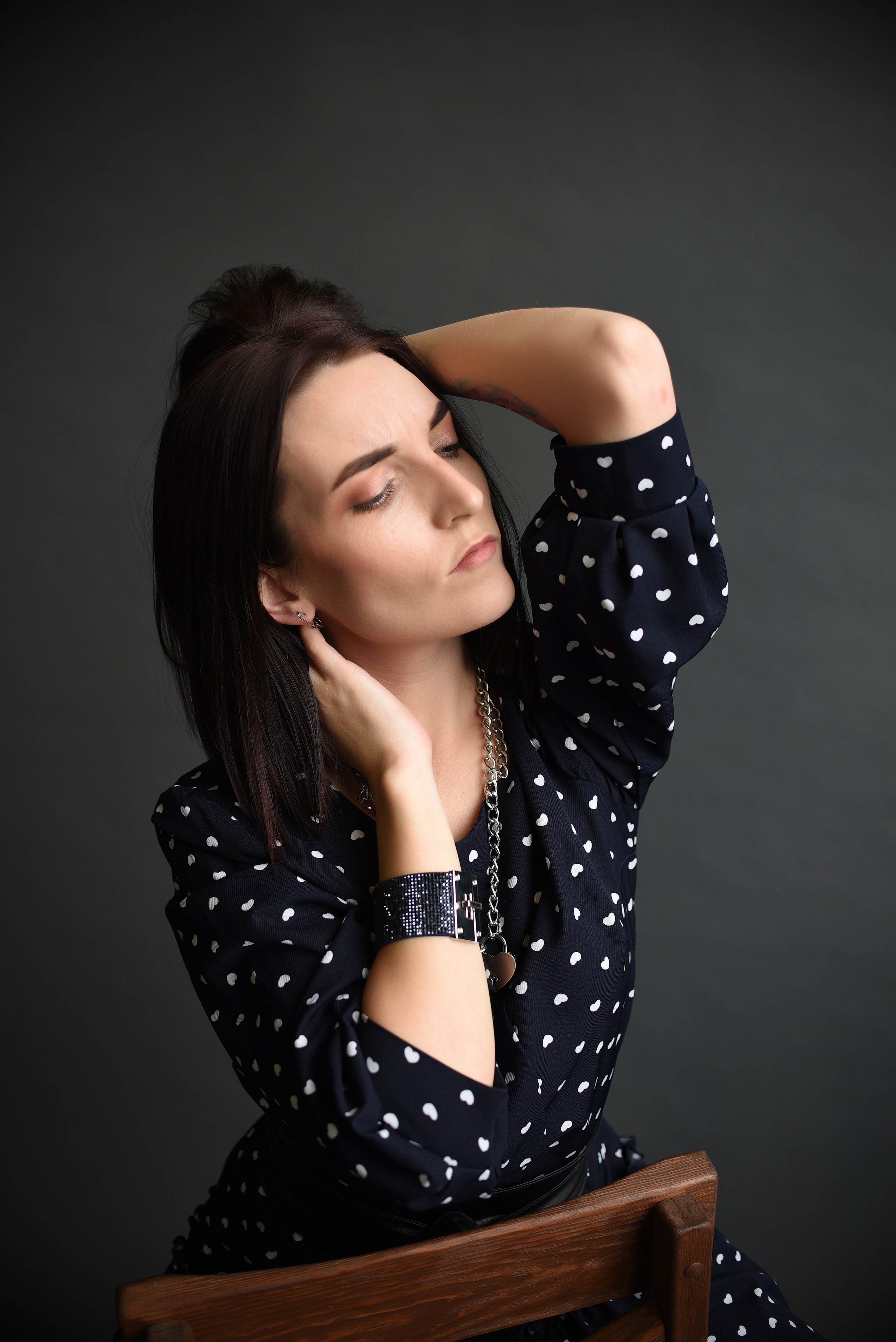 Индивидуальная студийная. Свадебный, семейный, детский, контент фотограф в Омске Максим Ильин