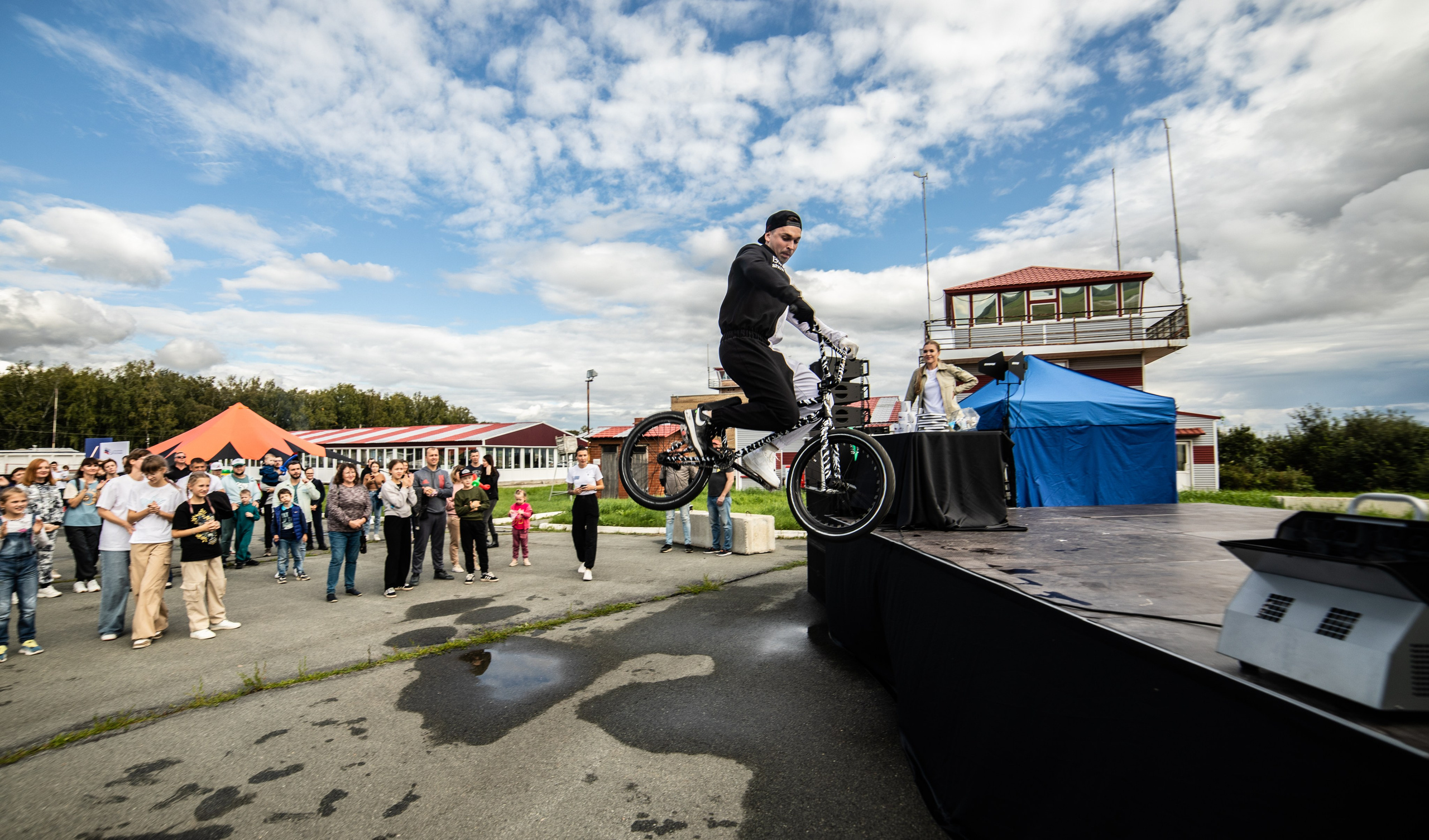 УЗСТ- Корпоративный тимбилдинг на аэродроме. Репортажный и свадебный фотограф в Челябинске Елисеев Павел