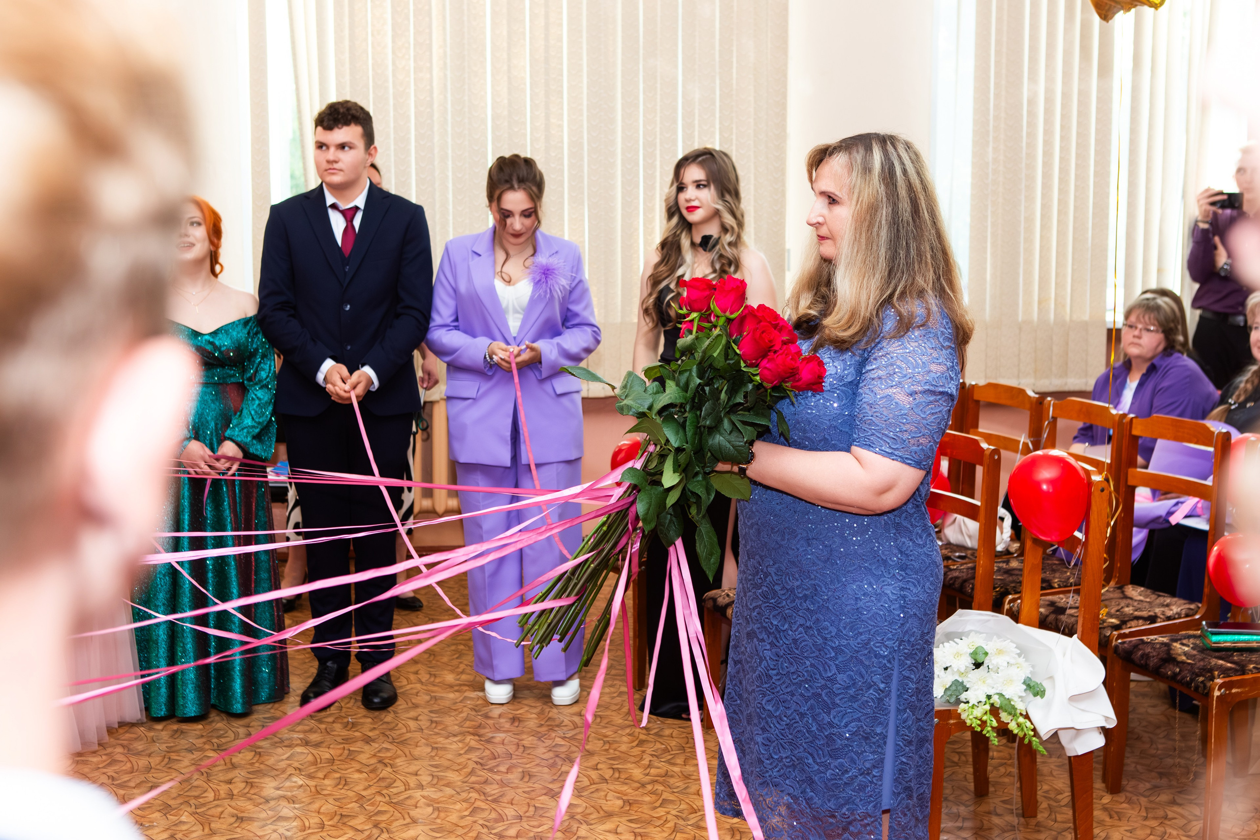 ВРУЧЕНИЕ ДИПЛОМОВ 2025 4 ШКОЛА Г.МЦЕНСК. Профессиональный фотограф в Мценске и Орловской области