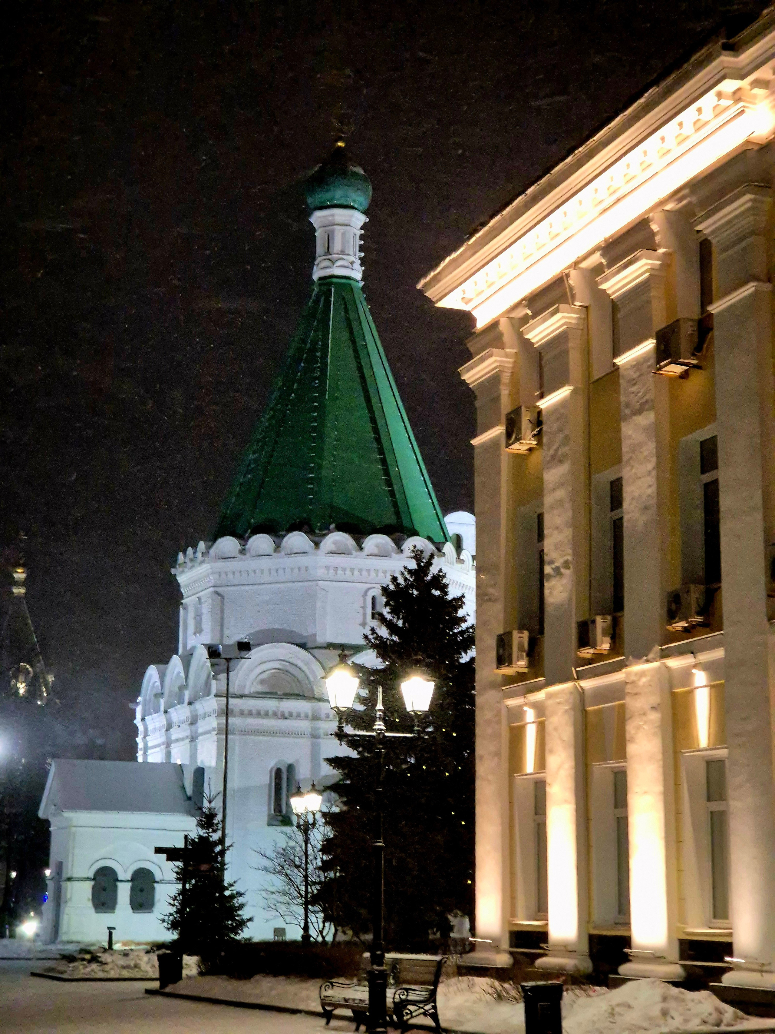 Михайло-Архангельский собор, 1631 г. Особенностью архитектуры является объединение в единый комплекс церкви и колокольни