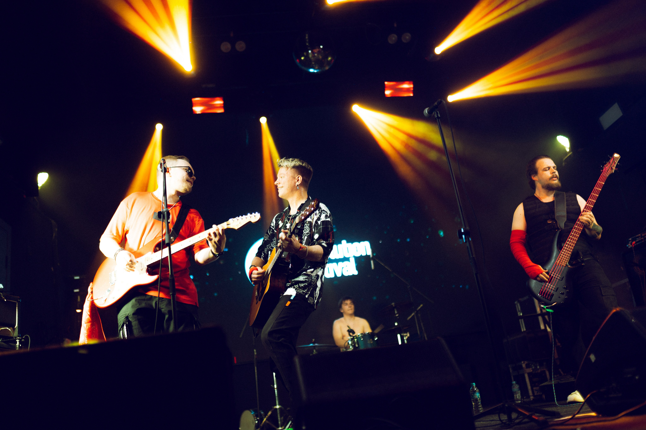 «Под небом» (Клуб Pravda) 25.05.2024. Максим Яковлев — фотограф в Москве