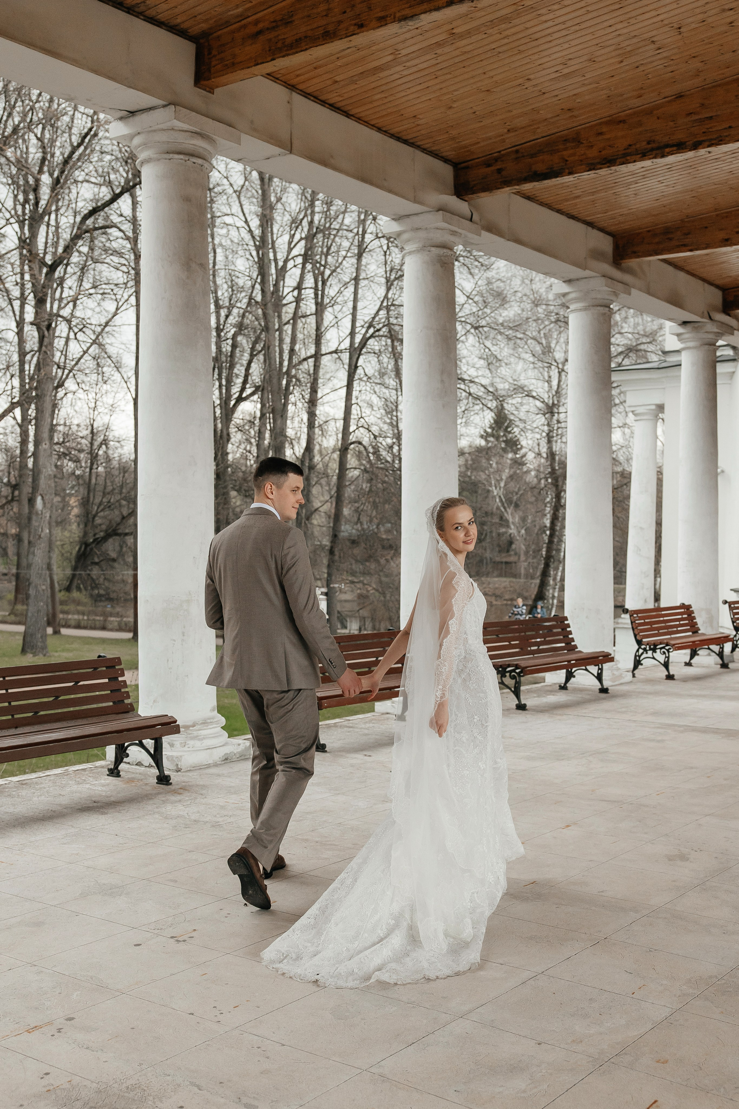 Свадебная фотосессия в Усадьбе Остафьево. Свадебный фотограф в Москве Дарья Олендарёва
