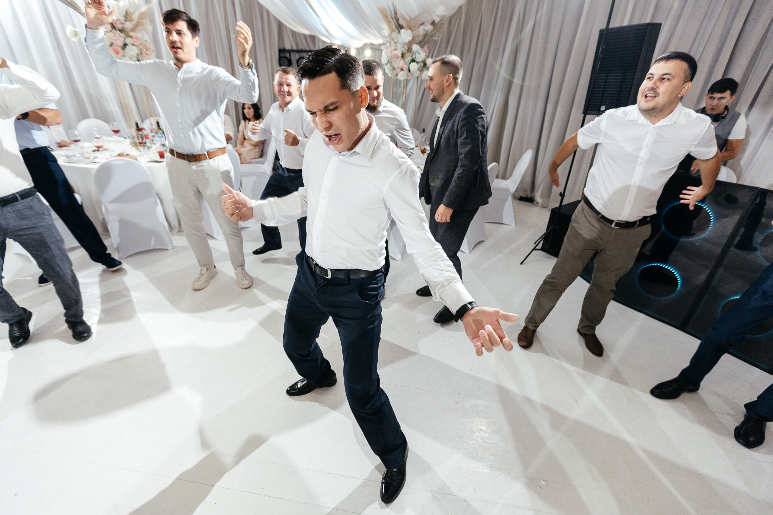 Свадебный фотограф Уфа — Руслан ГабдлисламовЖивые эмоции, красивые кадры, воспоминания на всю жизнь.Работаю по всей Республике Башкортоста. Свадебный фотограф Уфа Руслан Габдлисламов