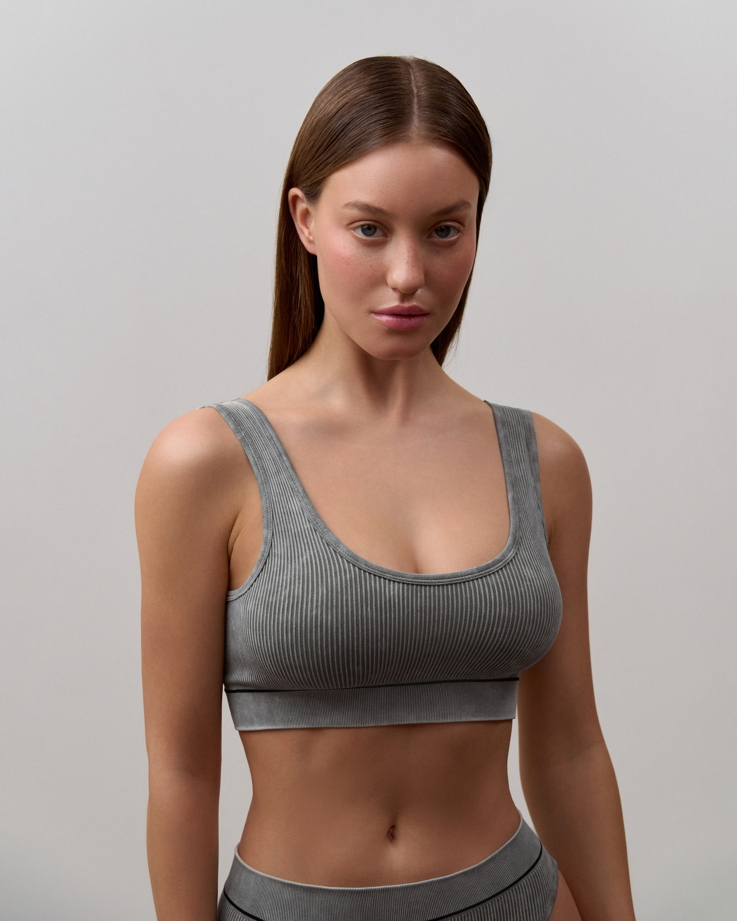 HOME MOOD. Creative Fashion Photographer & Art Director