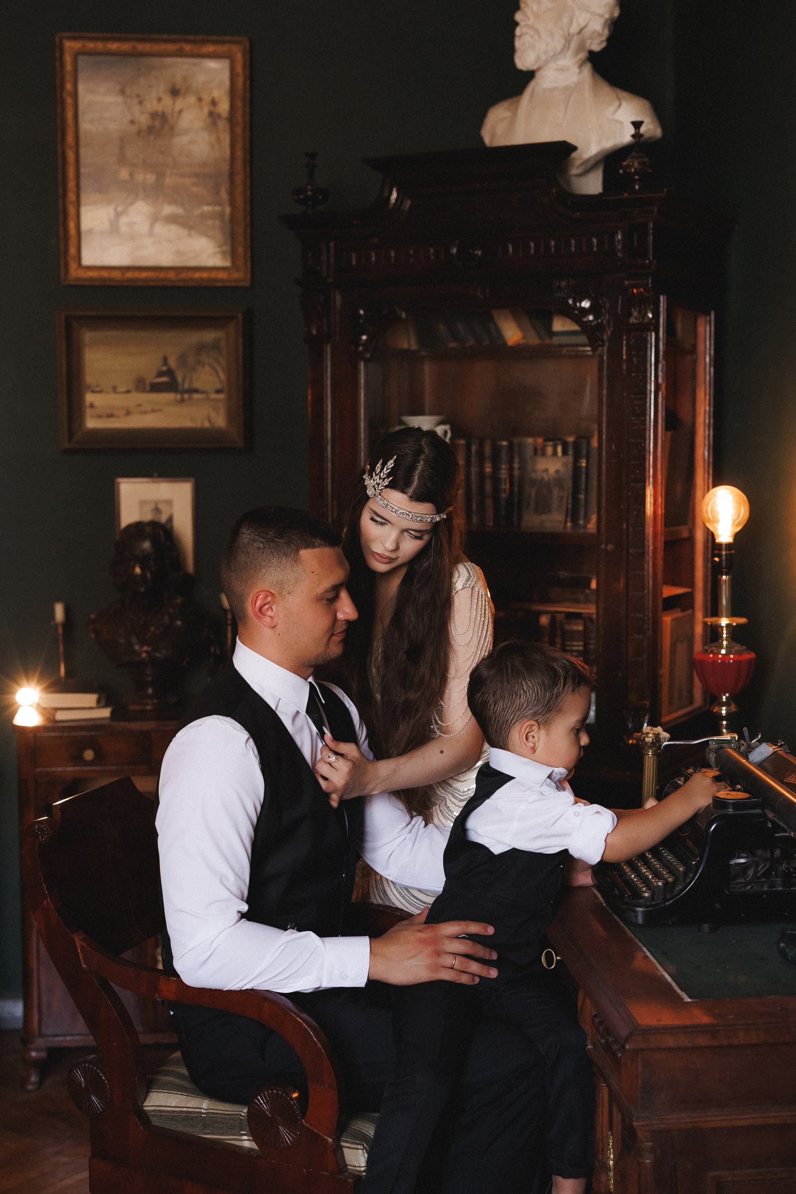 Семейная фотосессия в ретро стиле, фотостудия «Ретроград», город Краснодар. Семейный и детский фотограф в Краснодаре Анна Трашкова