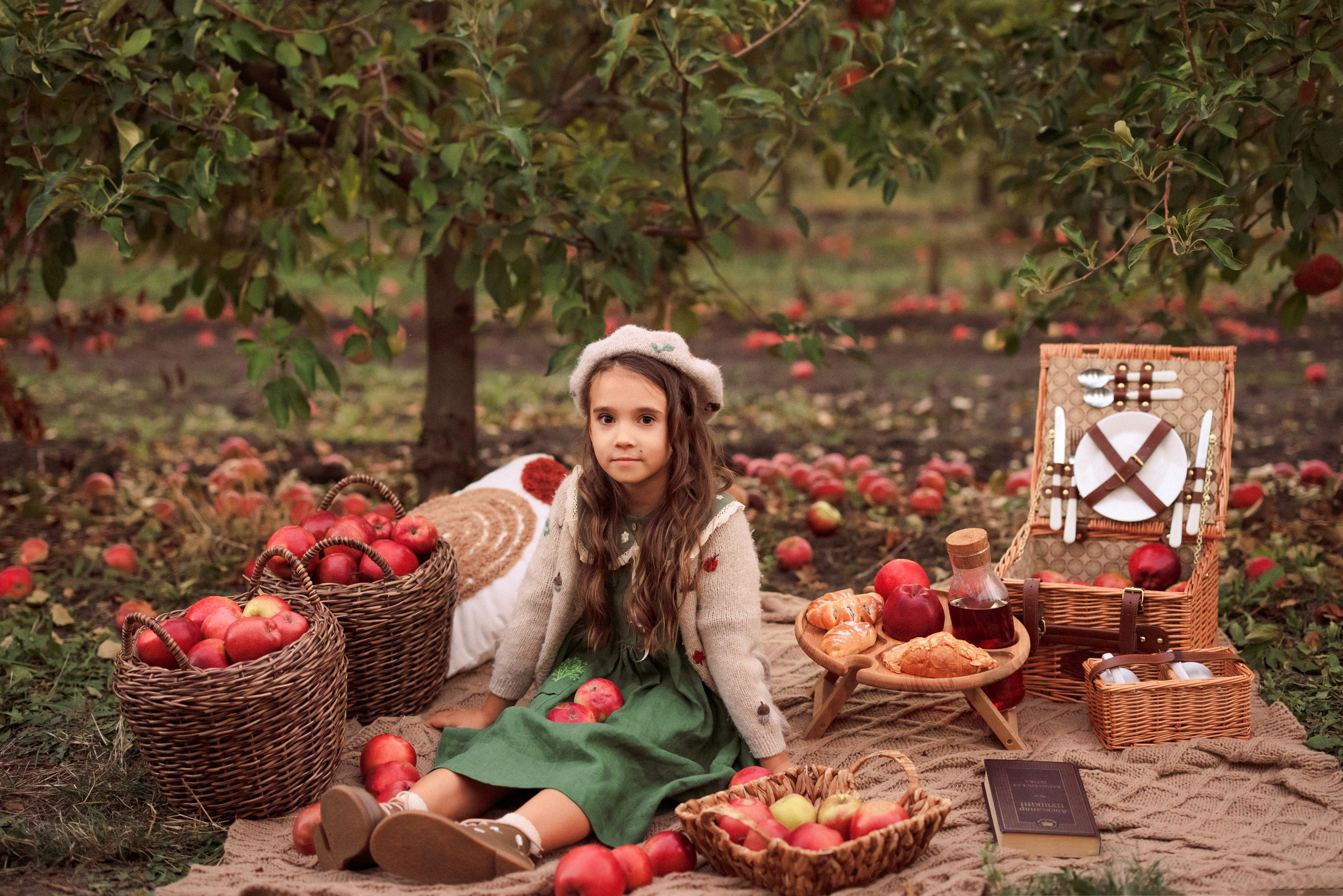 Семейная фотосессия в Яблоневом саду. Семейный и детский фотограф в Краснодаре Анна Трашкова