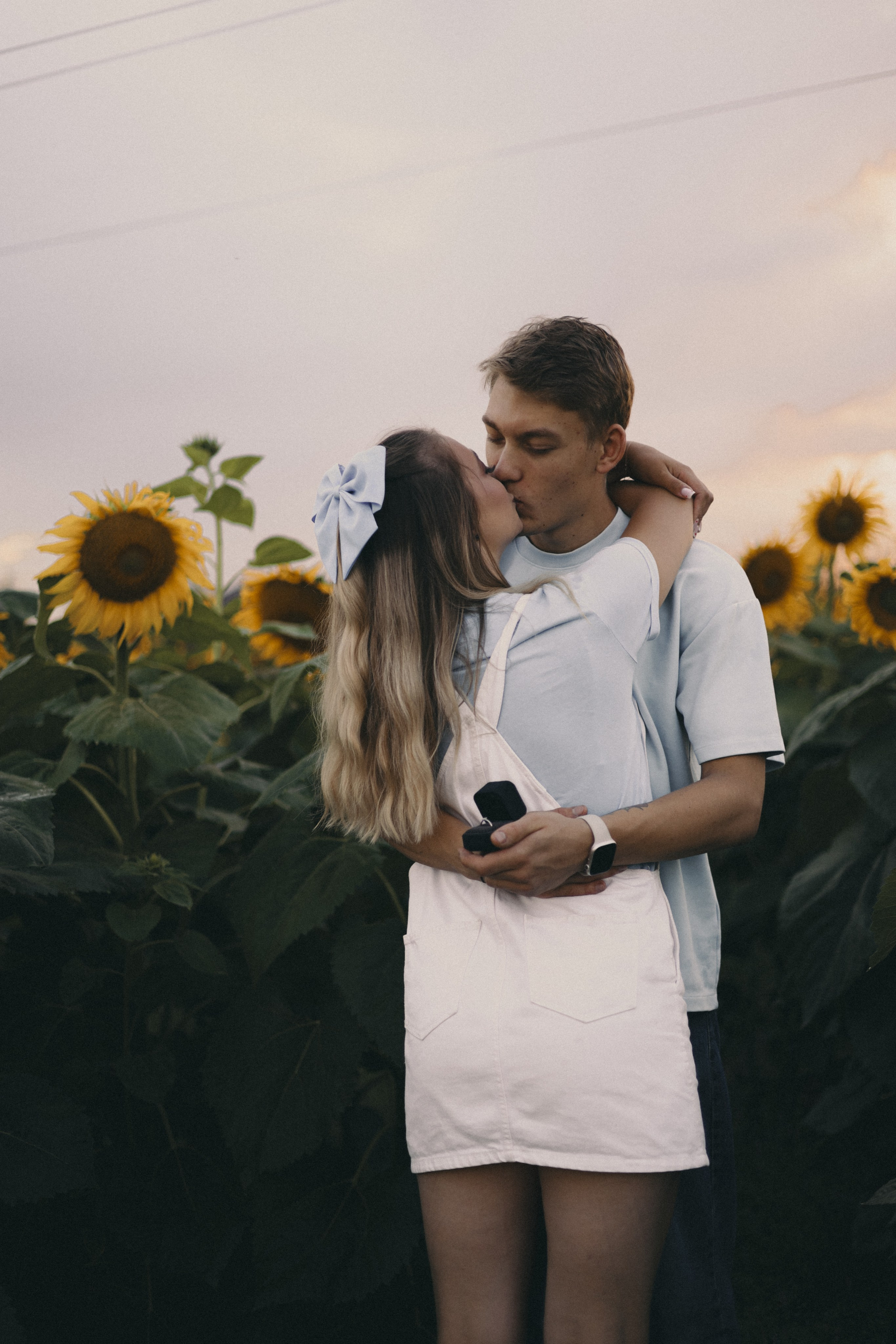 Михаил и Валерия | Подсолнухи. Фотограф Мария Лаенко