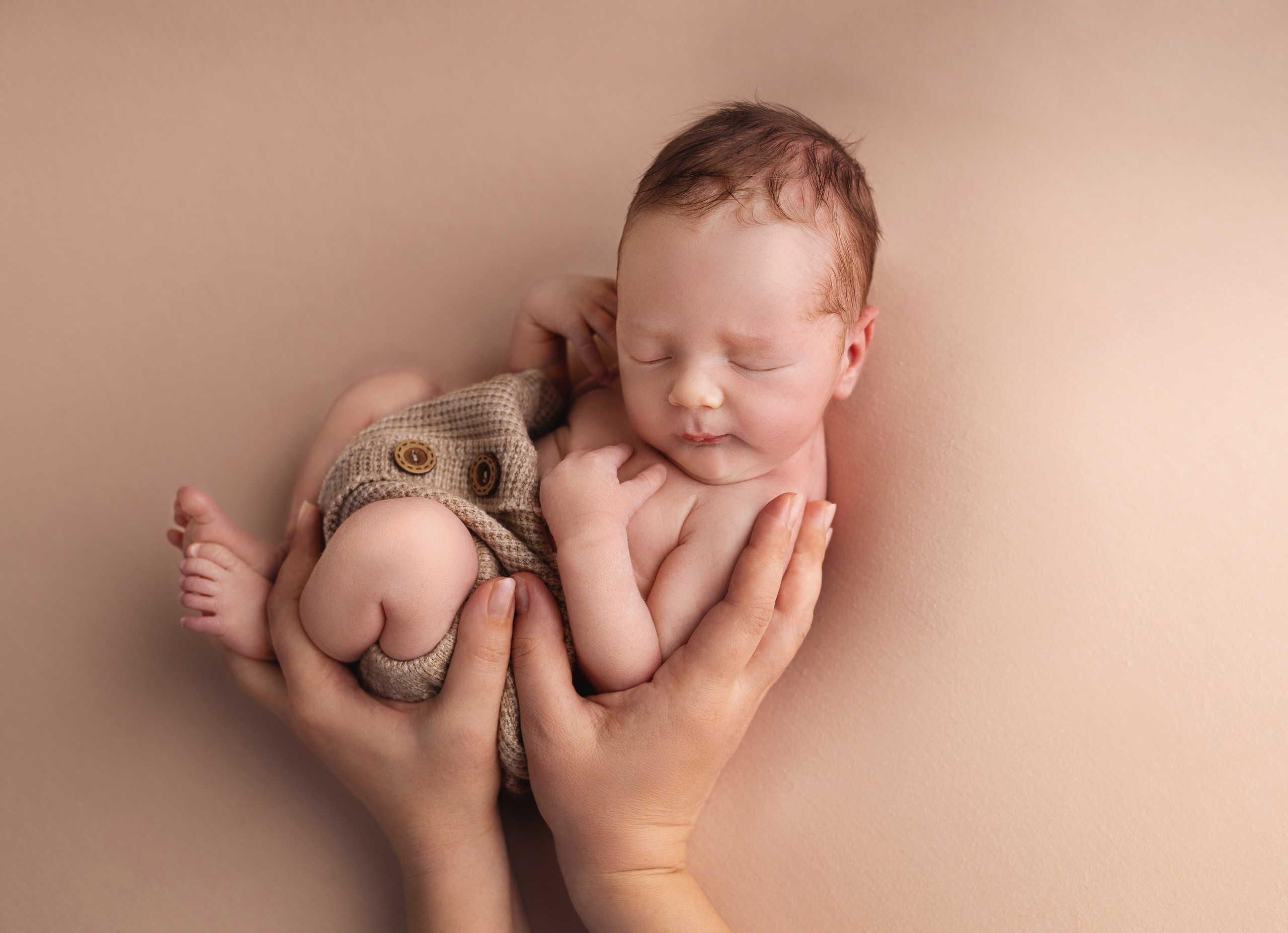 Классическая фотосессия малыша. Фотограф новорожденных малышей в Омске и Омской области Эльвира Камаева
