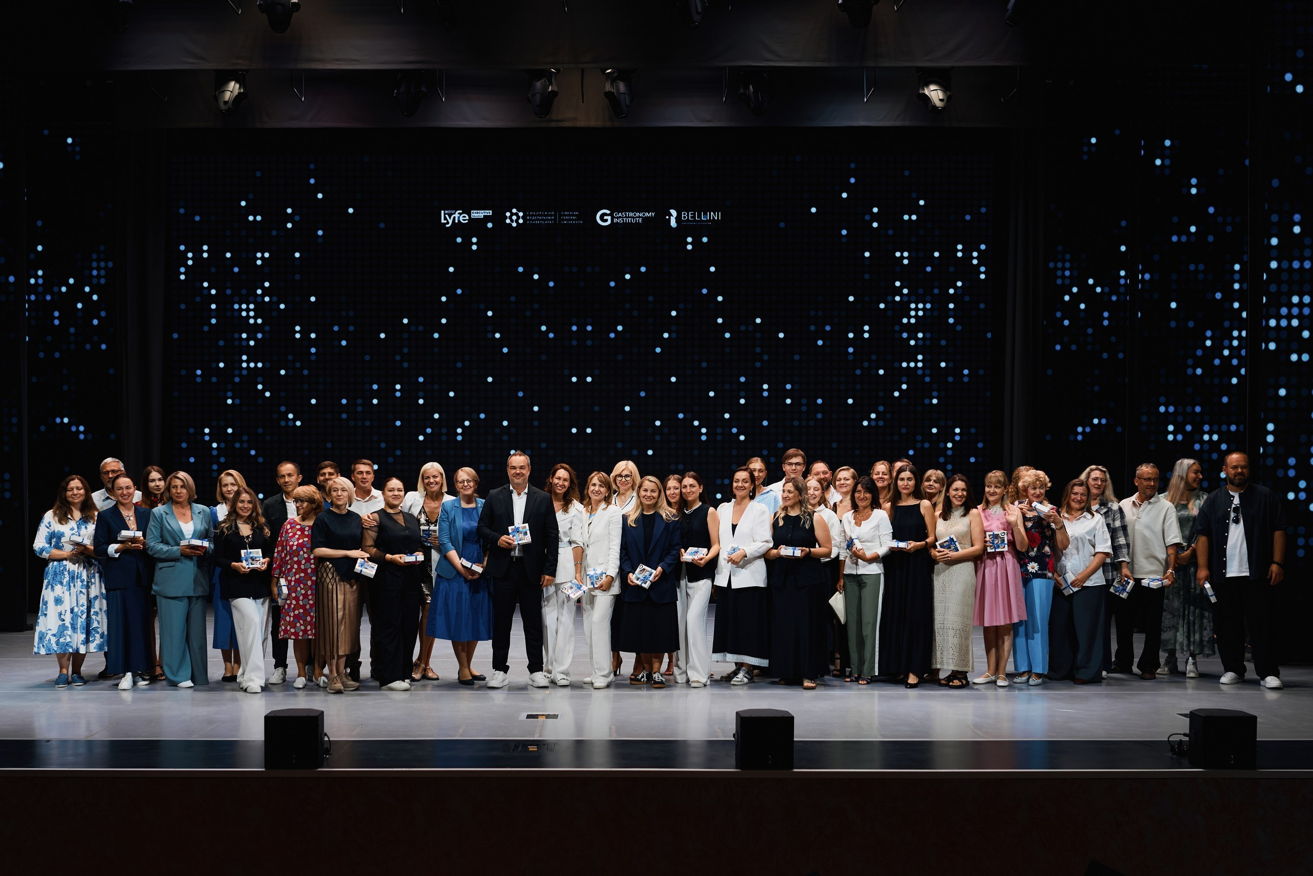 Выпускной ИГ СФУ 2025. Фотограф Ольга Зинченко