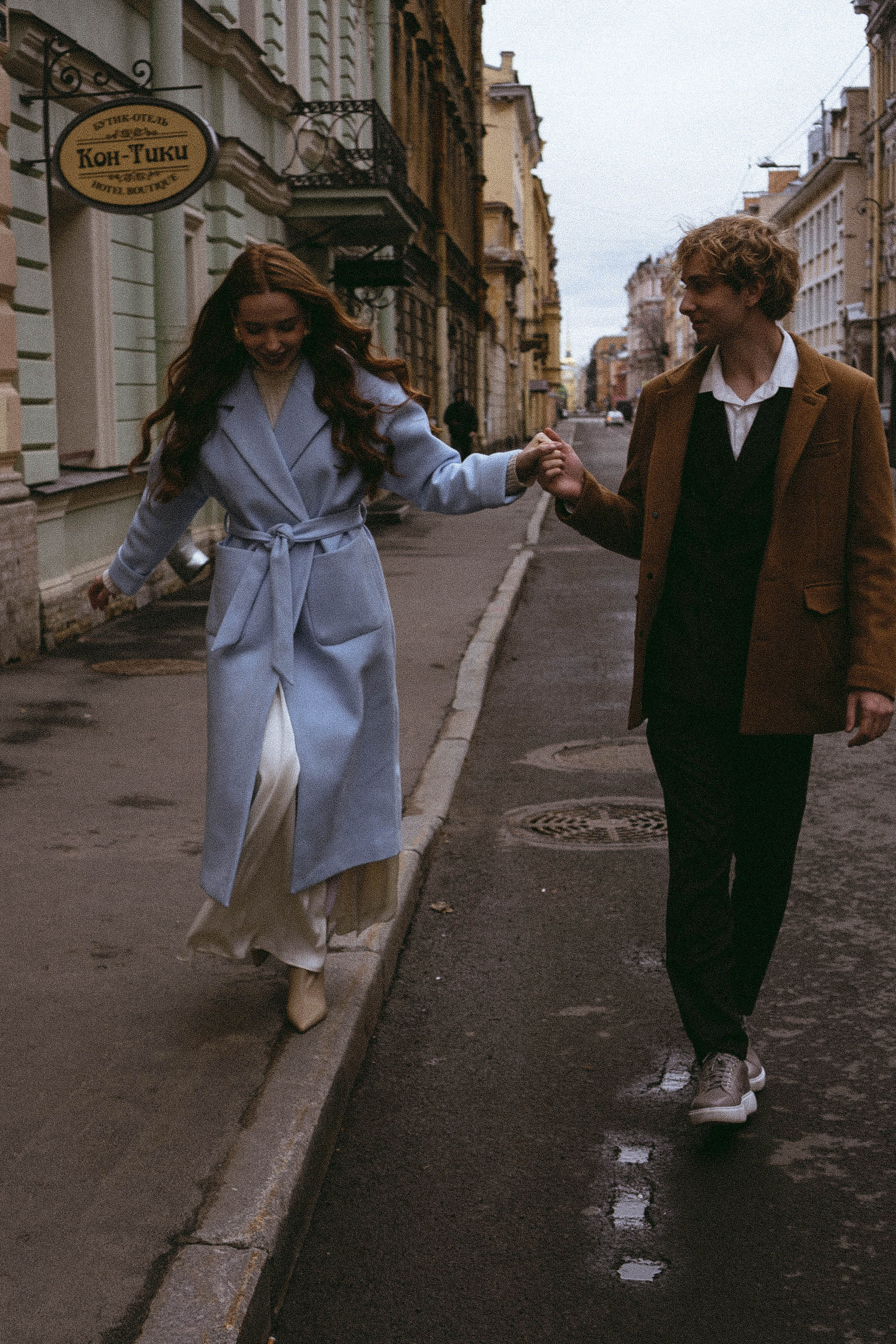 СВАДЕБНАЯ СЬЕМКА В ОТЕЛЕ. СБОРЫ ЖЕНИХА И НЕВЕСТЫ И ТАКЖЕ ТОР И ПОДГОТОВКА К ПРОГУЛКЕ И ПРОГУЛКА ПО ПЕТРОГРАДКЕ. Профессиональный фотограф, Санкт-Петербург — Виктория Богомолова