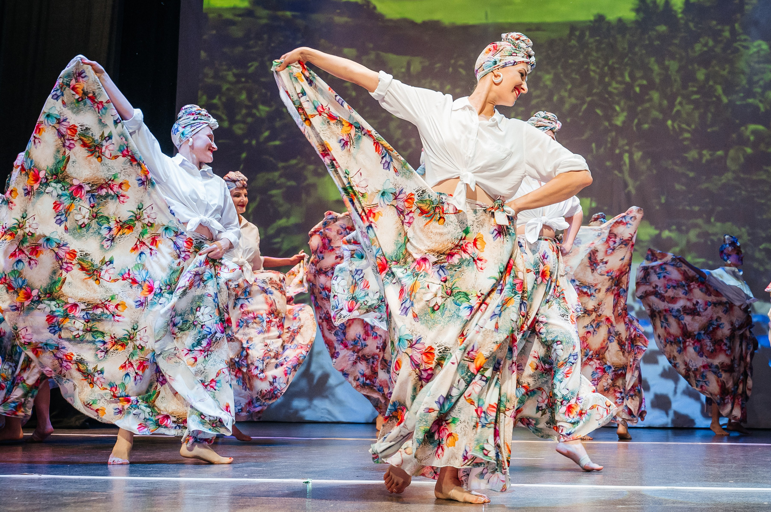 Танцы. Фотограф Елена Рогашкова