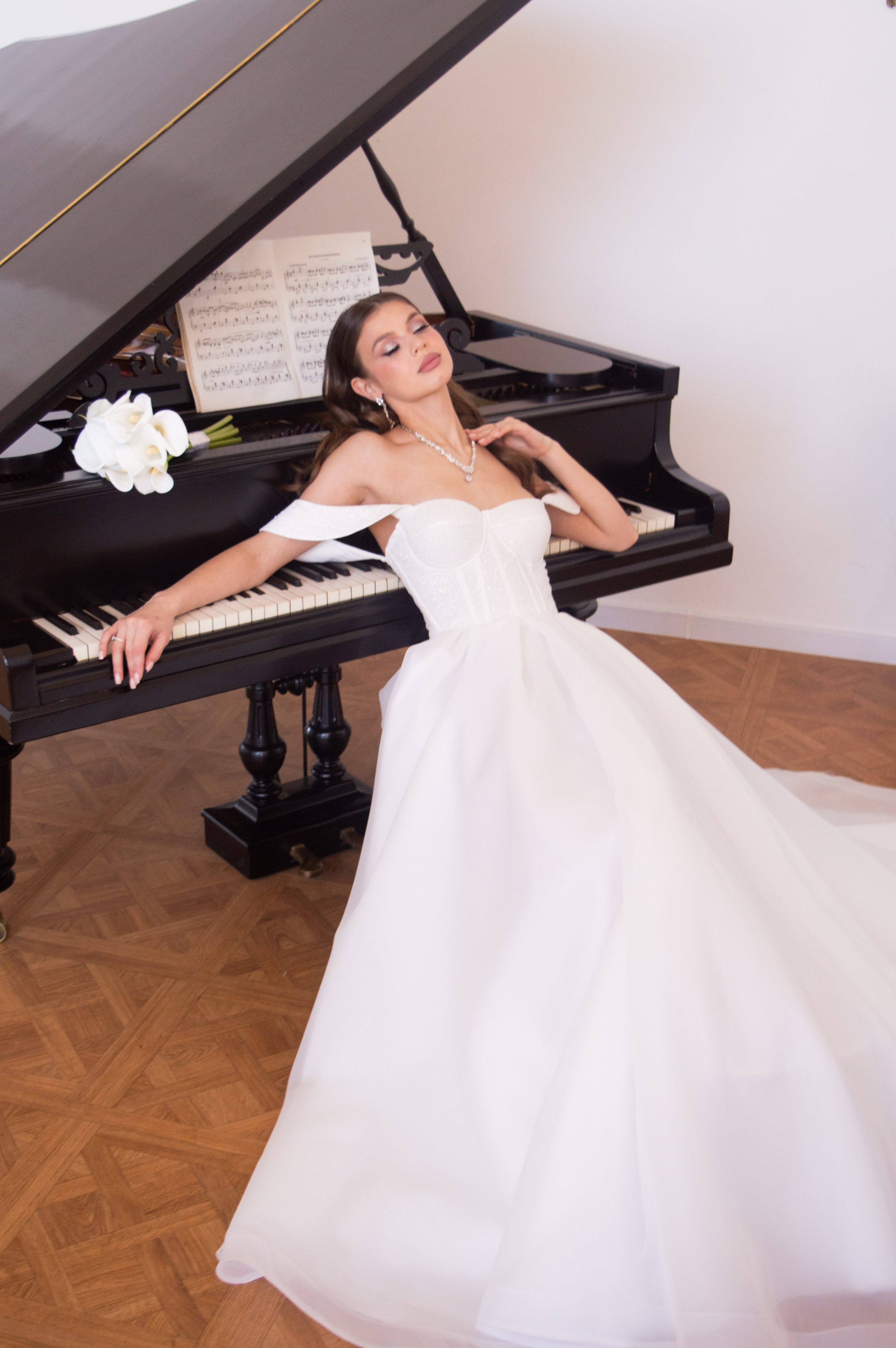 Женская фотосъёмка. West White