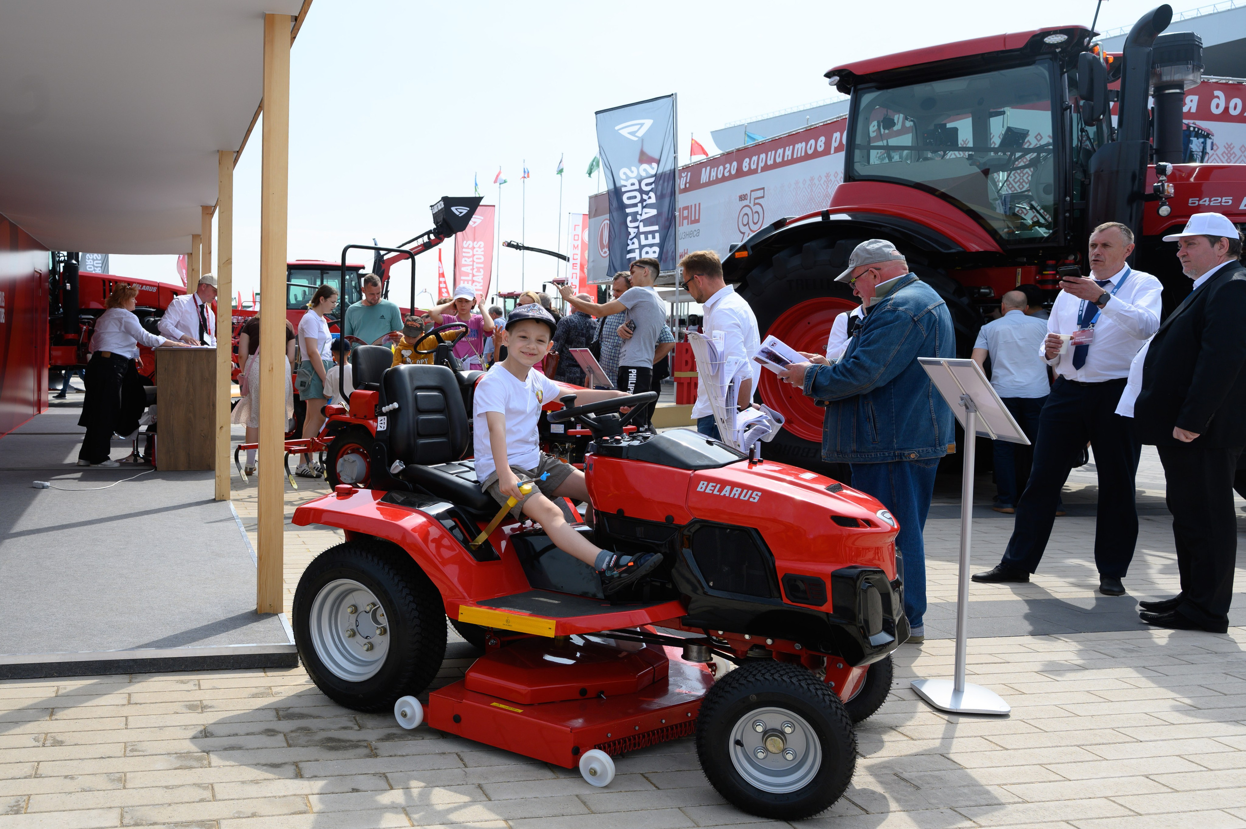 Агровыставка. Фотоуслуги, услуги фотографа, фотографирование важных событий