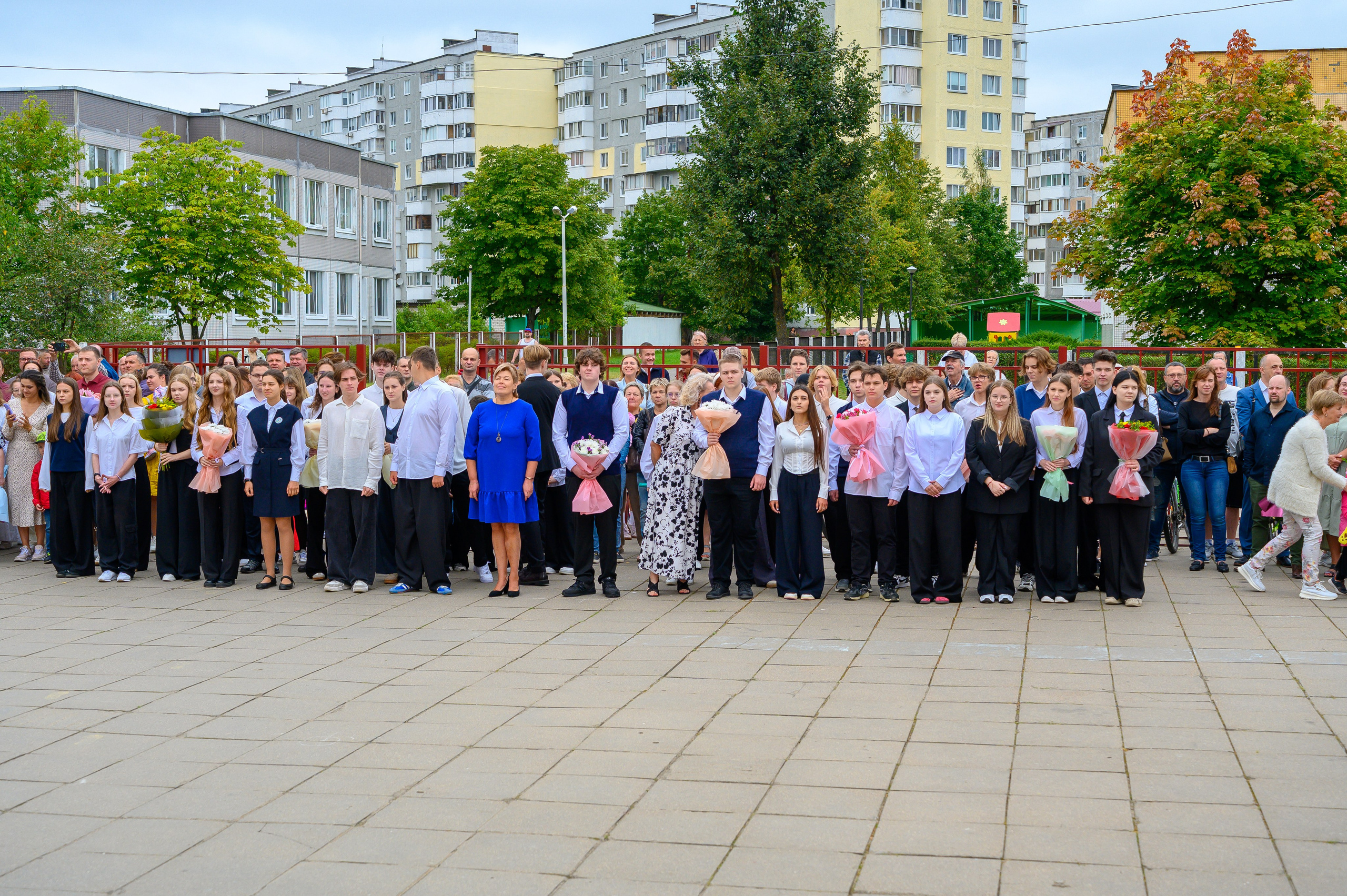 Вот звучит первый звонок, перед этим долгое приготовление к новому этапу в жизни, Яромир идет в школу. Фотоуслуги, услуги фотографа, фотографирование важных событий