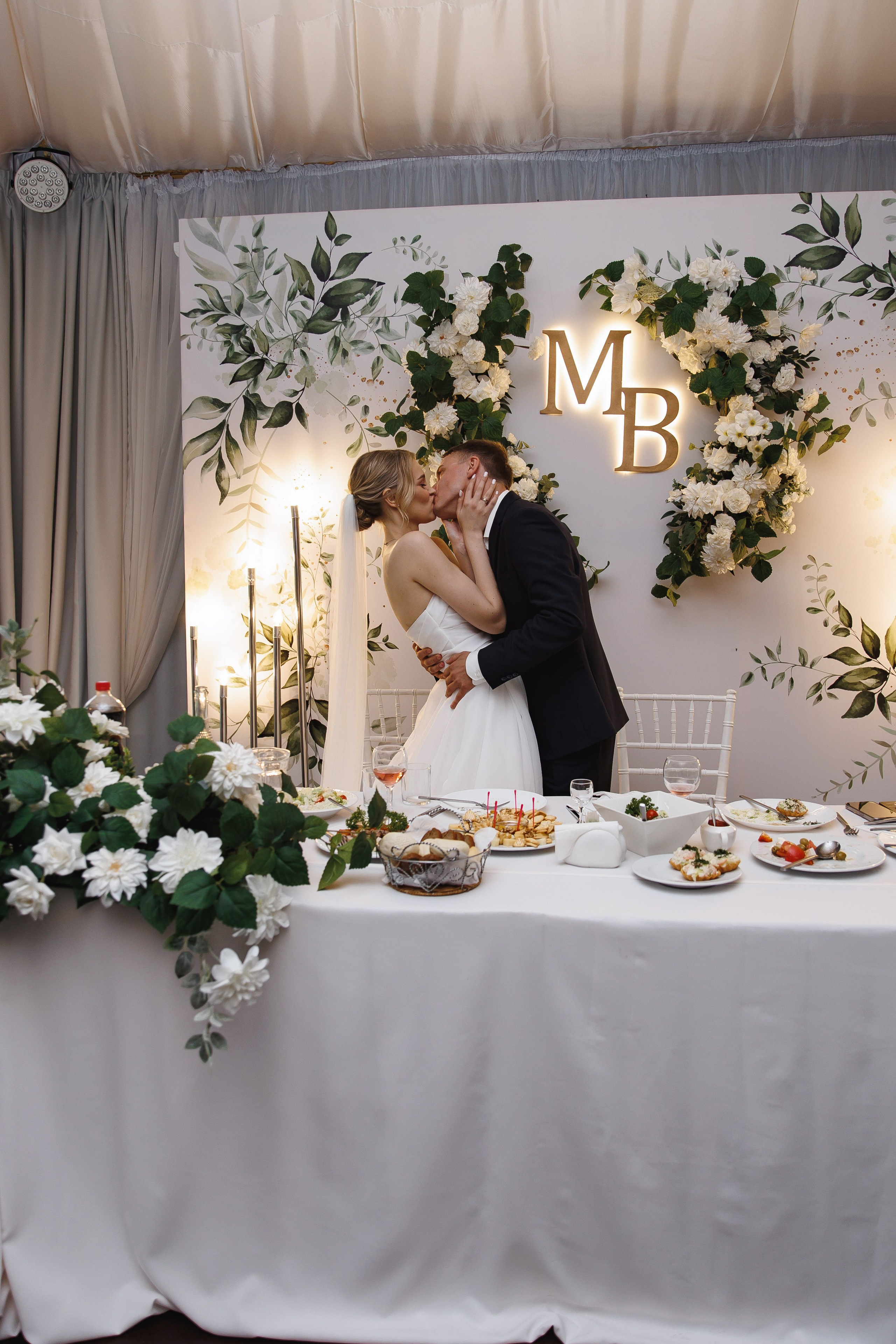 Максим и Василина. Свадебный фотограф в Санкт-Петербурге, Москве, Европе и по всему миру