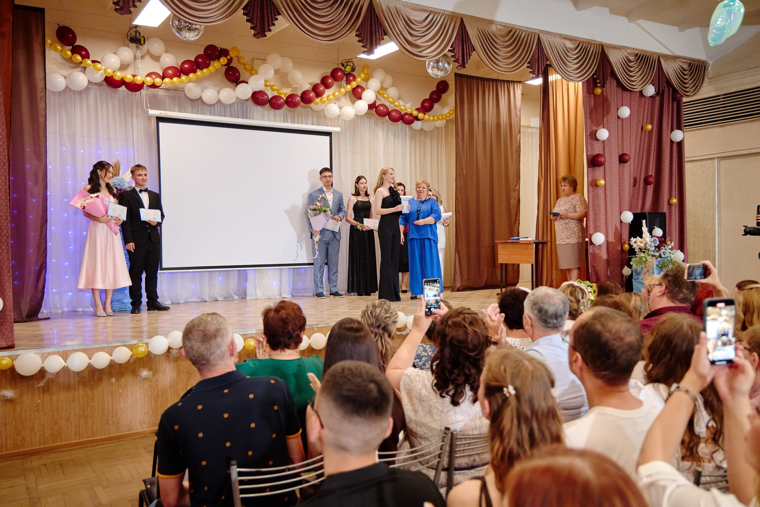 Выпускной 35 Сош. Фотограф Выпускные альбомы Таганрог Сергей Коробченко