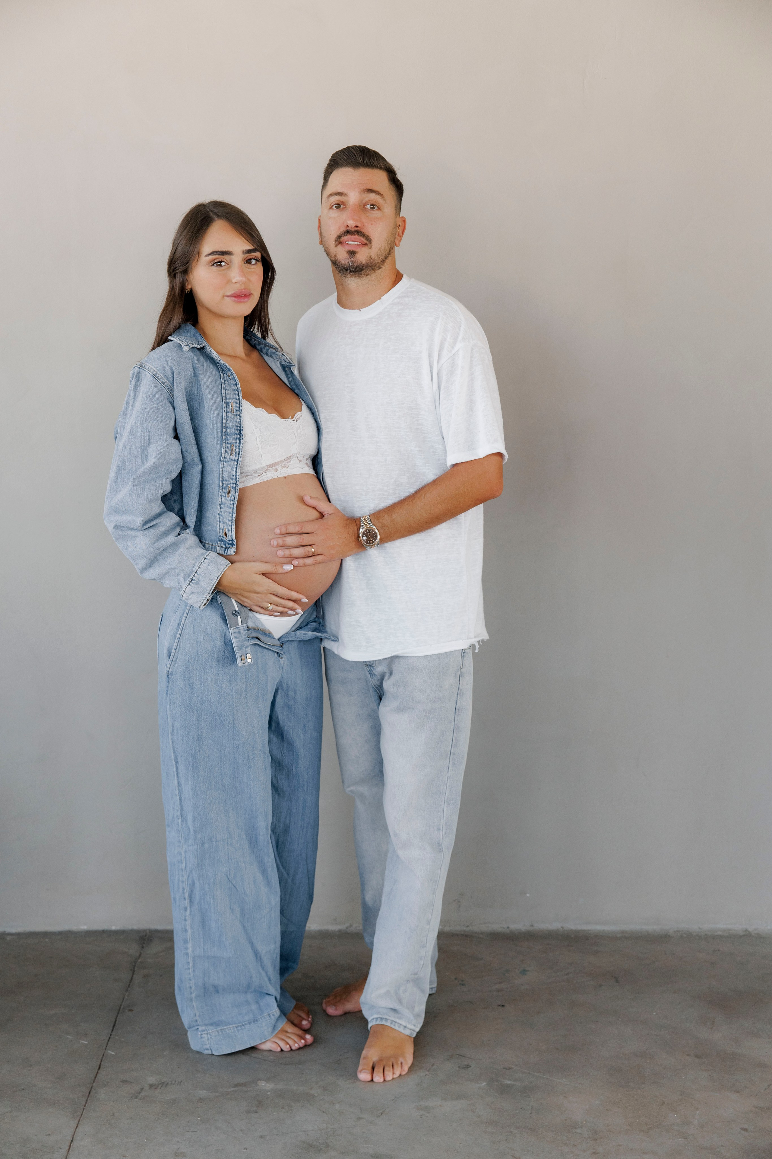 Pregnancy photoshoot inside the studio in Tel Aviv. Главная