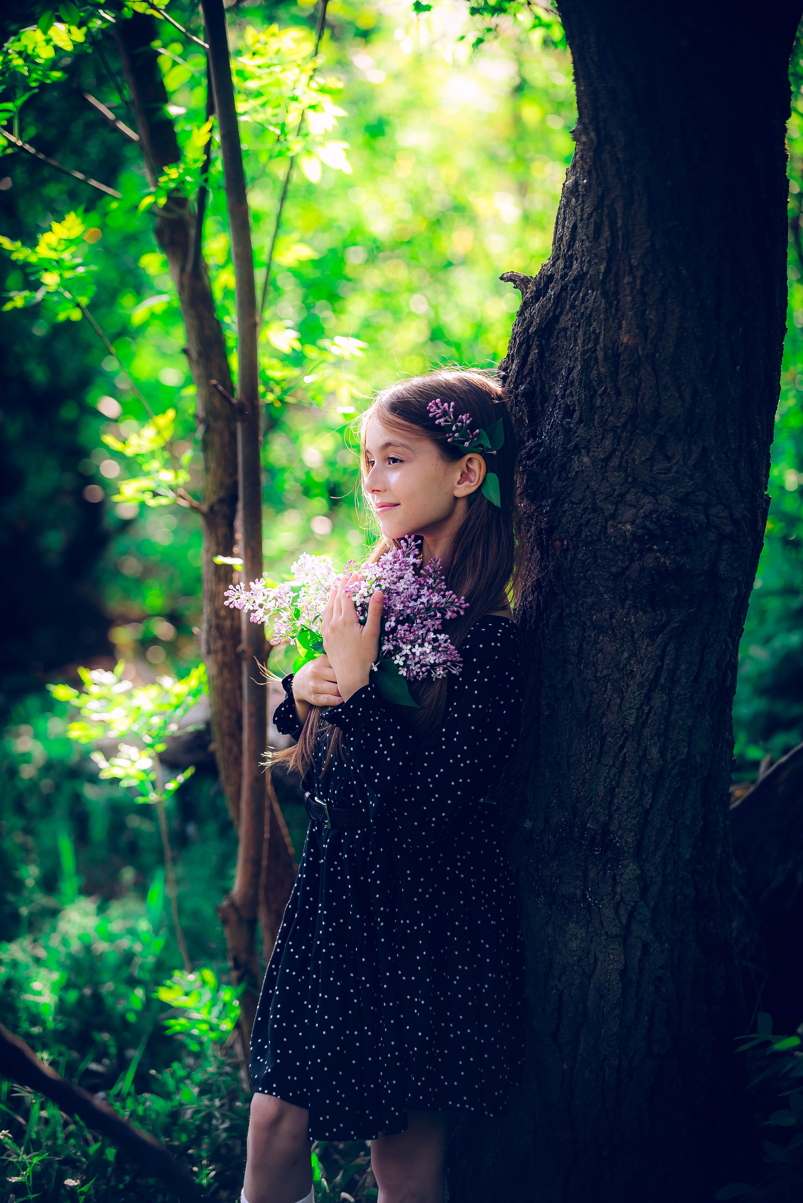 Анютка в сиреньке. Арт-фотограф Евгений Матвиенко
