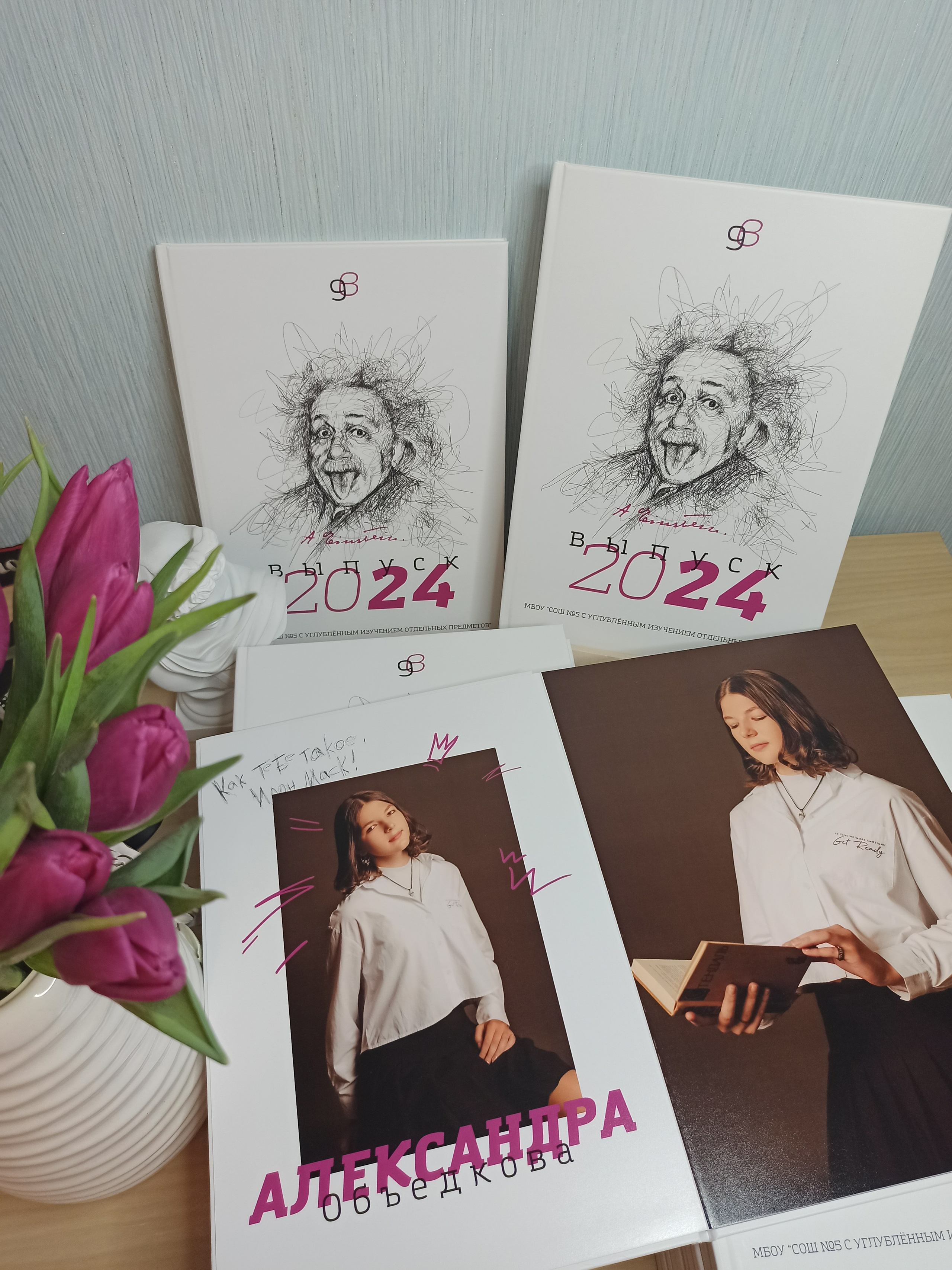 Выпускные альбомы Старый Оскол. Стильные выпускные альбомы в Старом Осколе. Свадебные фотокниги