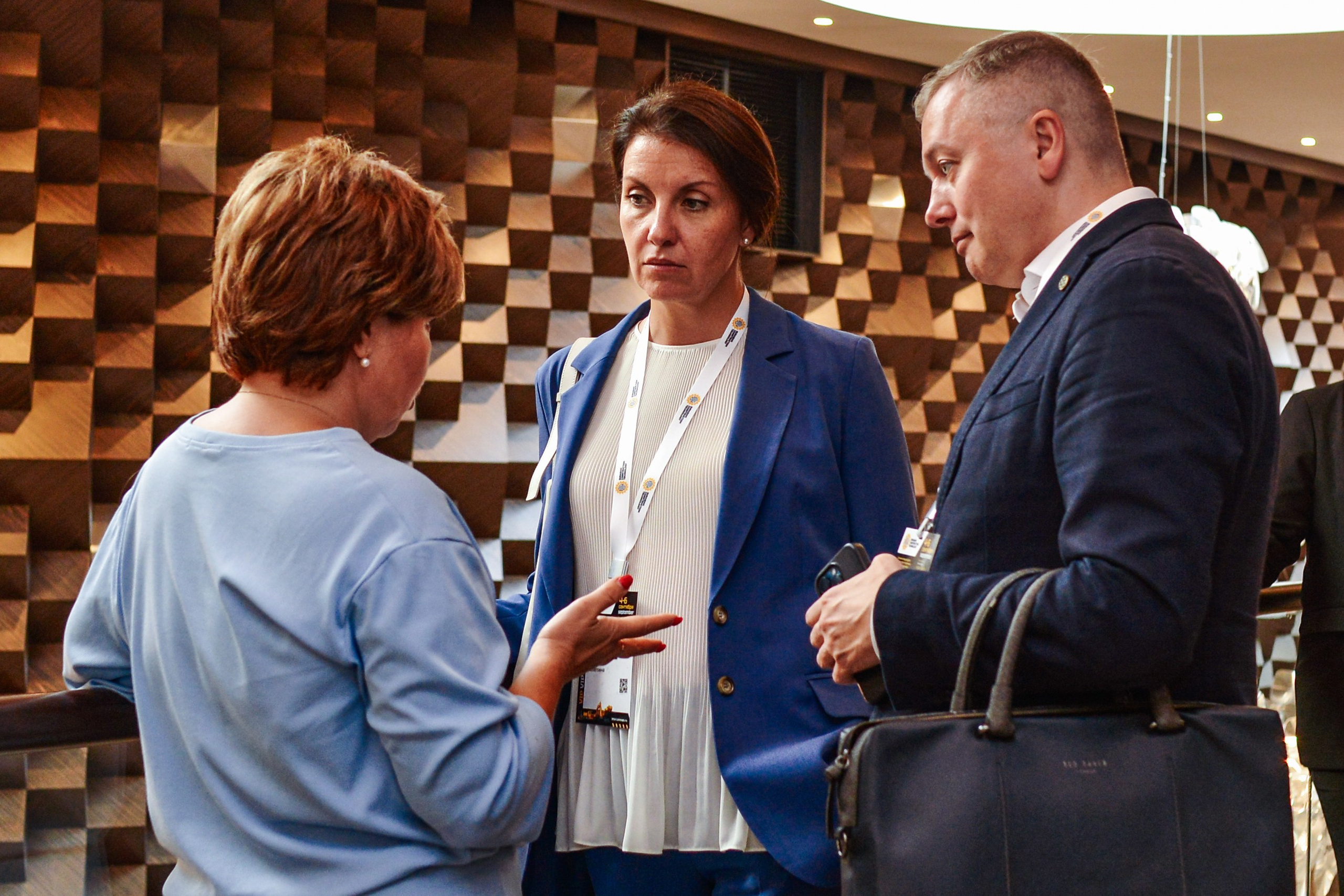 Конференции. ОЧЕНЬ ПЛОХОЙ ФОТОГРАФ