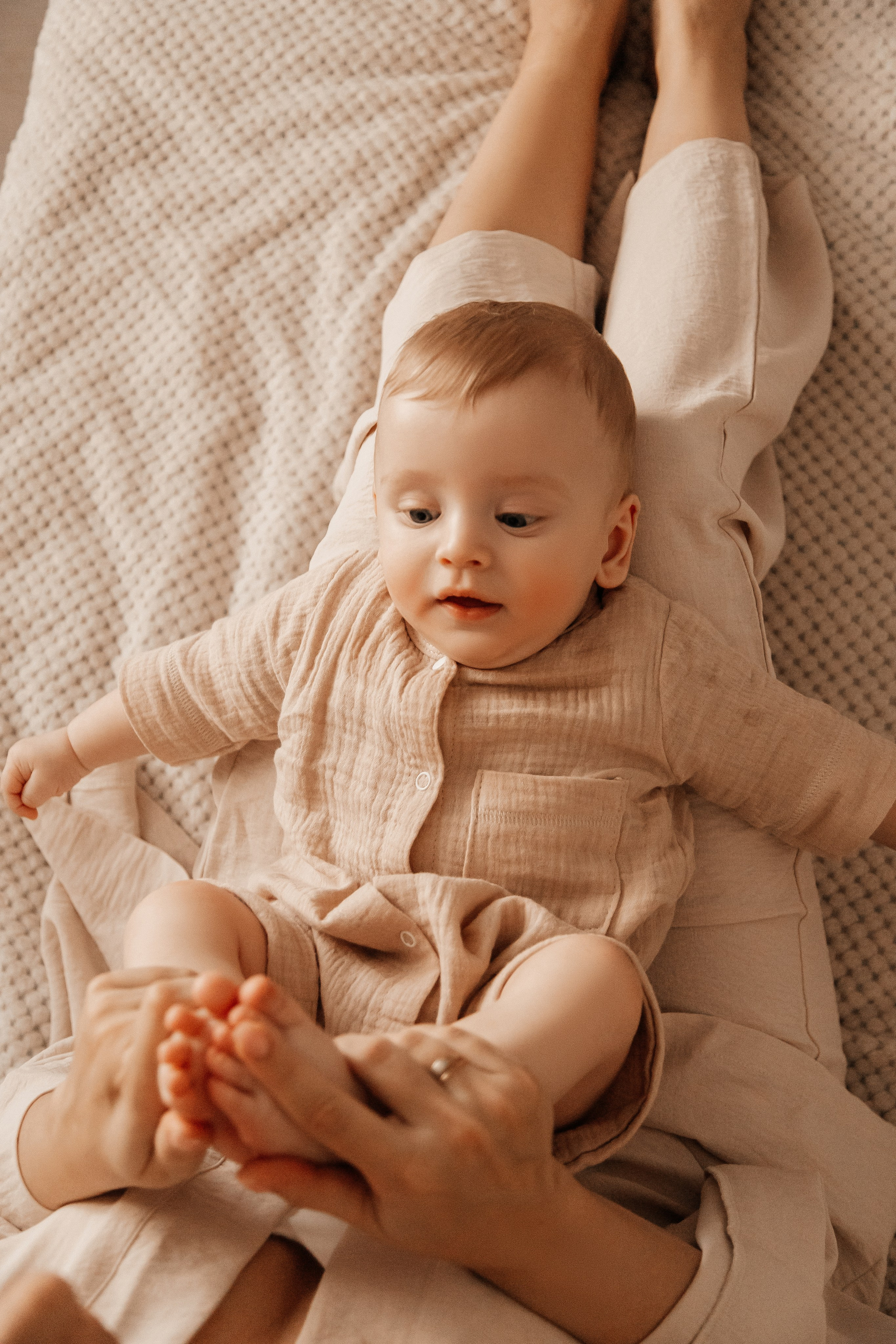 Домашняя съемка мамы с малышом Екатеринбург. ТОПовый фотограф новорожденных newborn и беременности, Екатеринбург