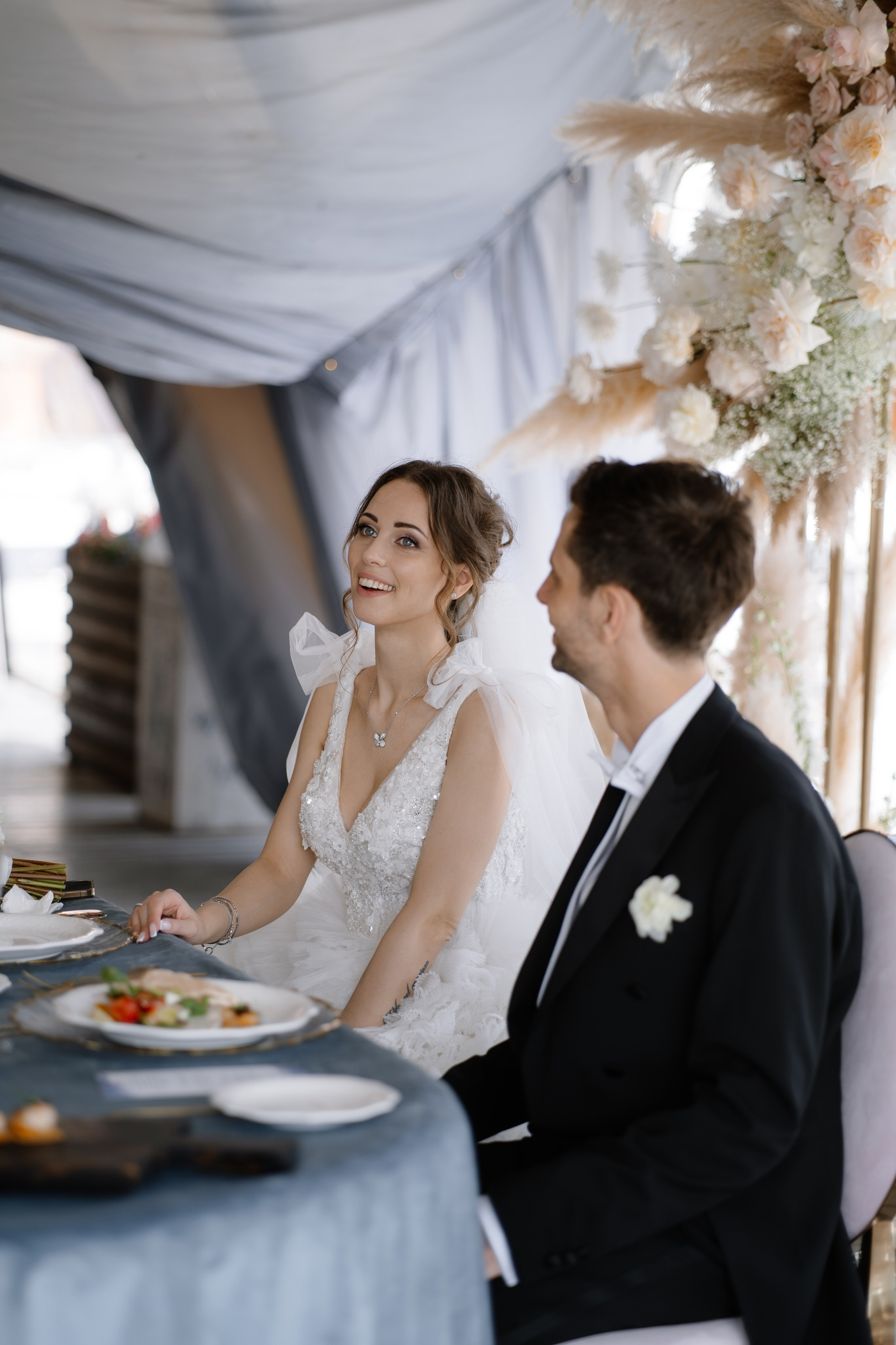 Выездная регистрация свадьбы в ресторане River Club Moscow. Свадебный и семейный фотограф в Москве Светлана Зоткина