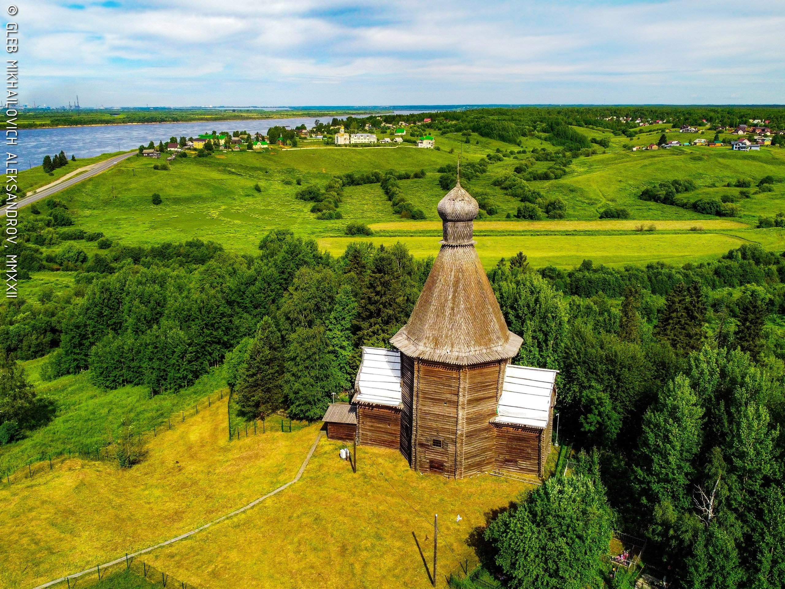 Новинки (Лявля). Храм Николая Чудотворца (первоначально Успения Пресвятой Богородицы). Зодчество